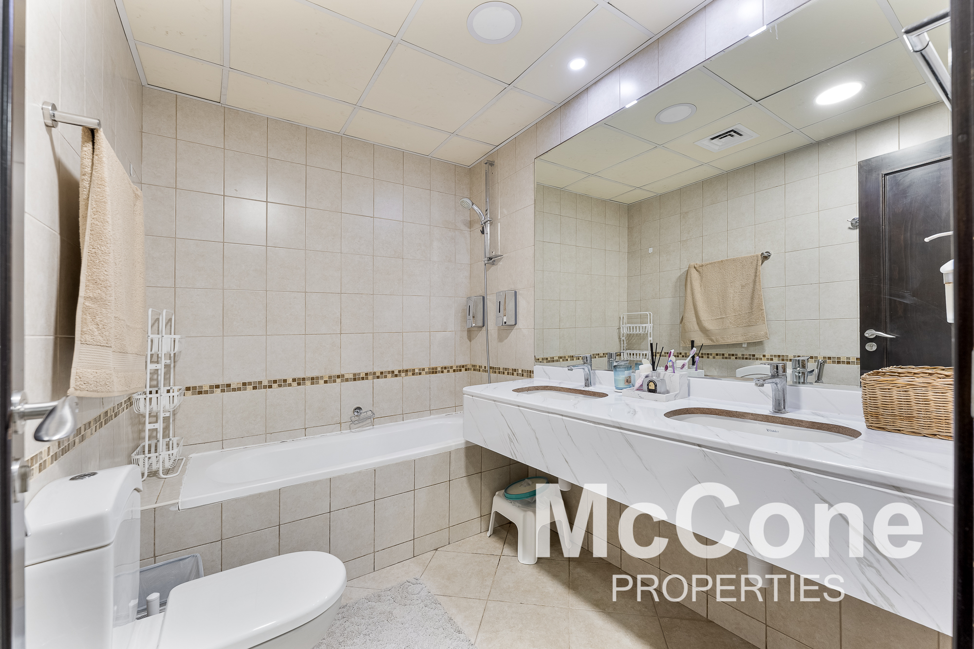 2 Bedroom Apartment for Rent in The Royal Oceanic, Dubai Marina — photograph 14 of 16