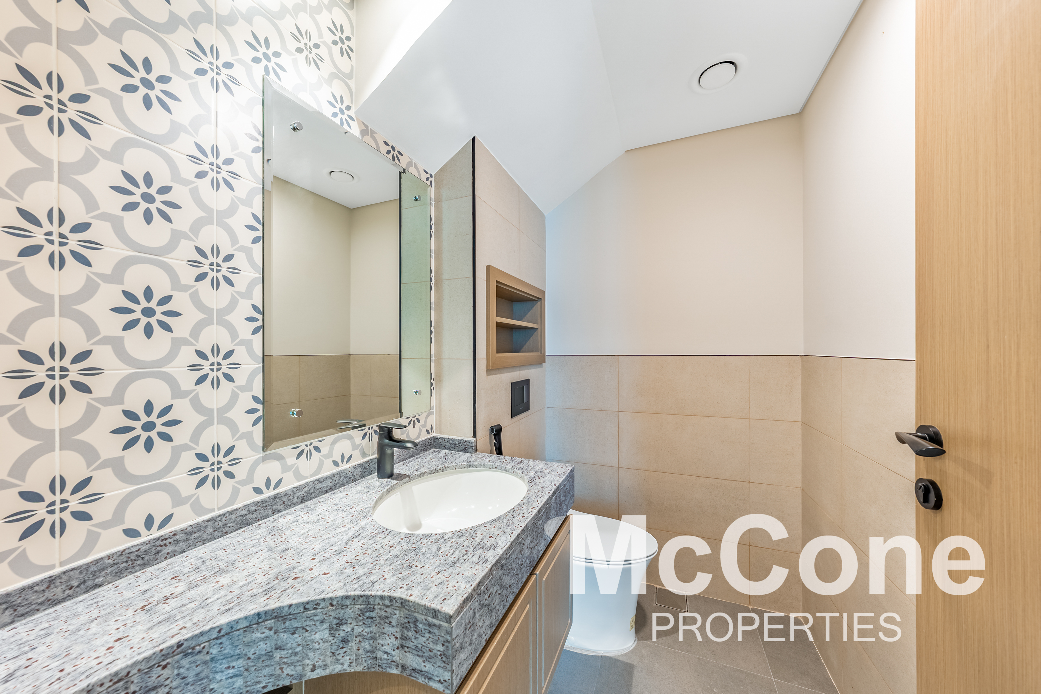 5 Bedroom Townhouse for Rent in Santorini, Damac Lagoons — photograph 16 of 23