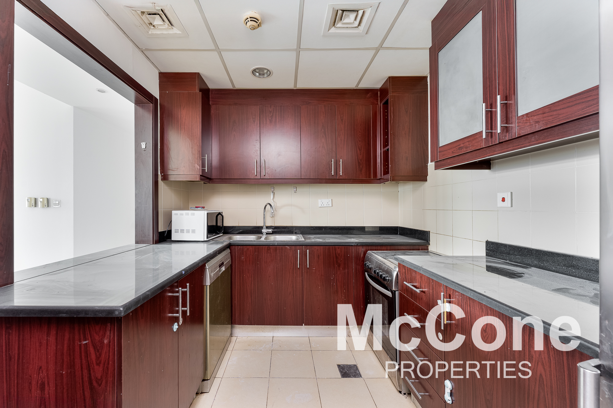 2 Bedroom Apartment for Rent in Amwaj 4, Jumeirah Beach Residence — photo 4 of 19