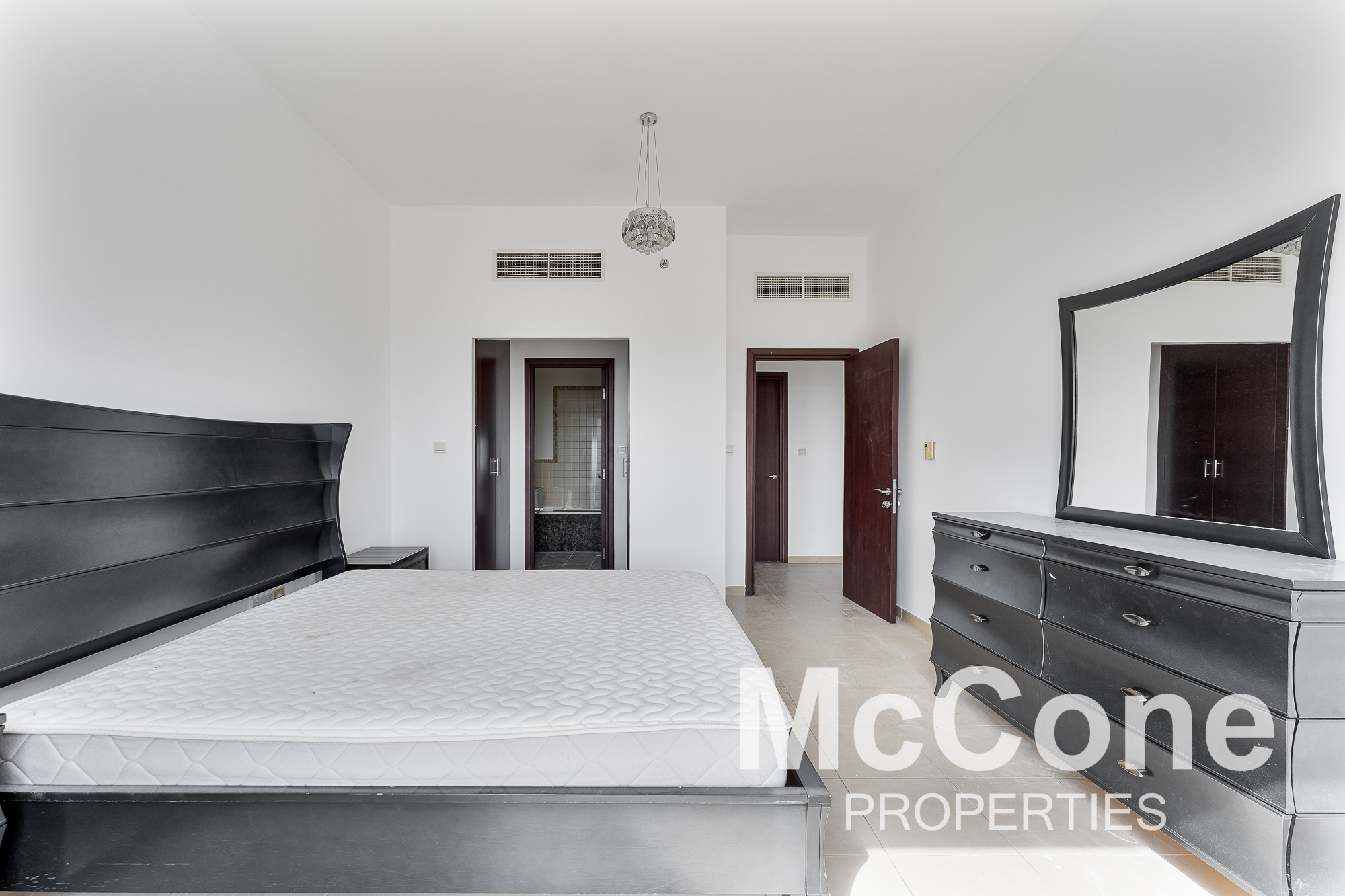 2 Bedroom Apartment for Rent in Amwaj 4, Jumeirah Beach Residence — photo 8 of 19