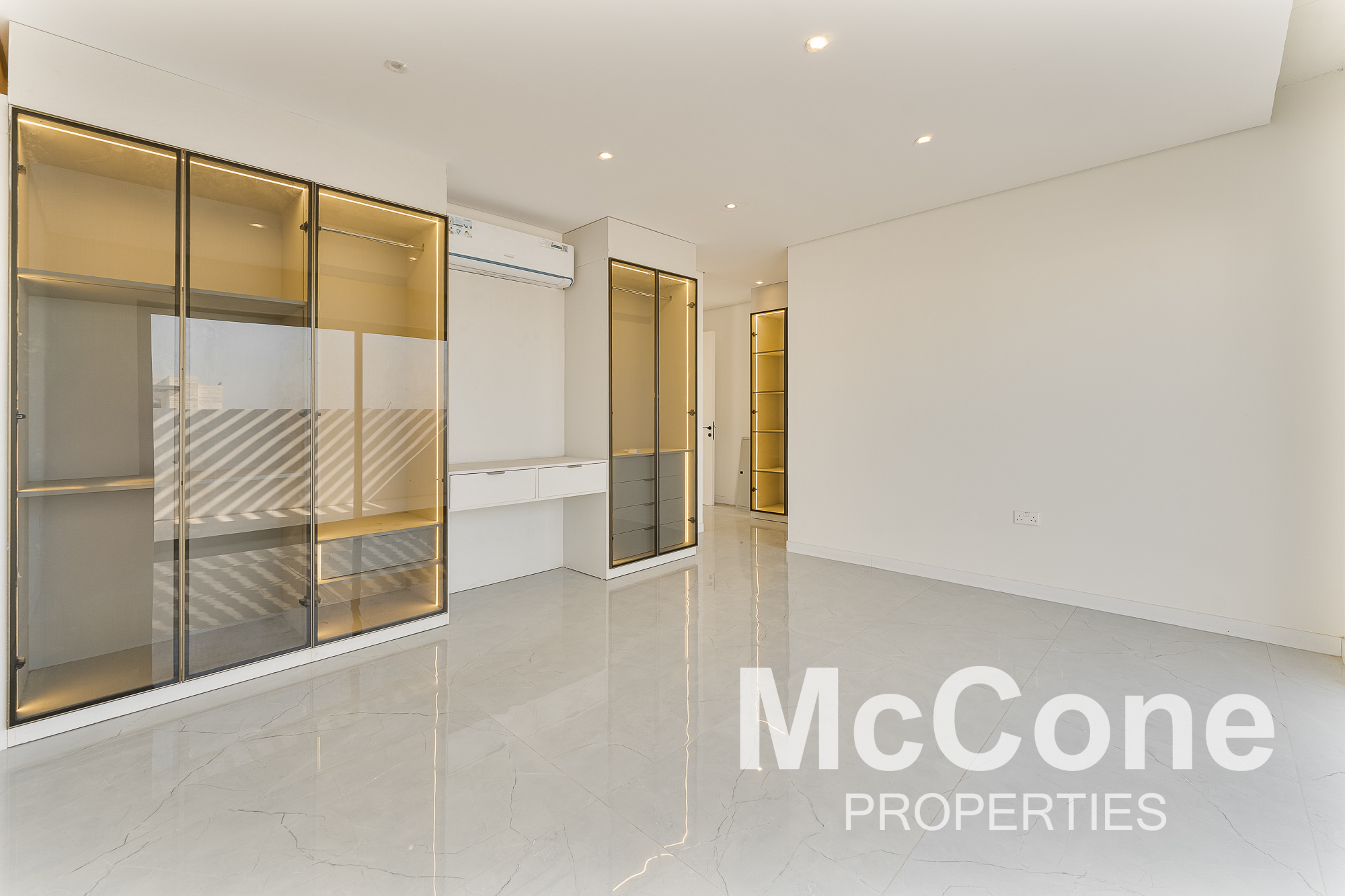 6 Bedroom Villa for Rent in District 6, Jumeirah Park — photograph 16 of 28