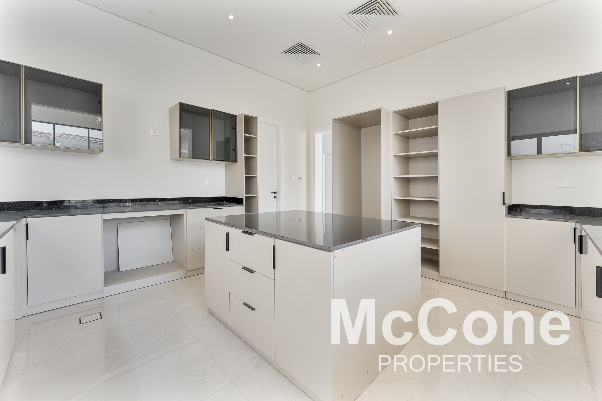 6 Bedroom Villa for Rent in District 6, Jumeirah Park — photo 6 of 28
