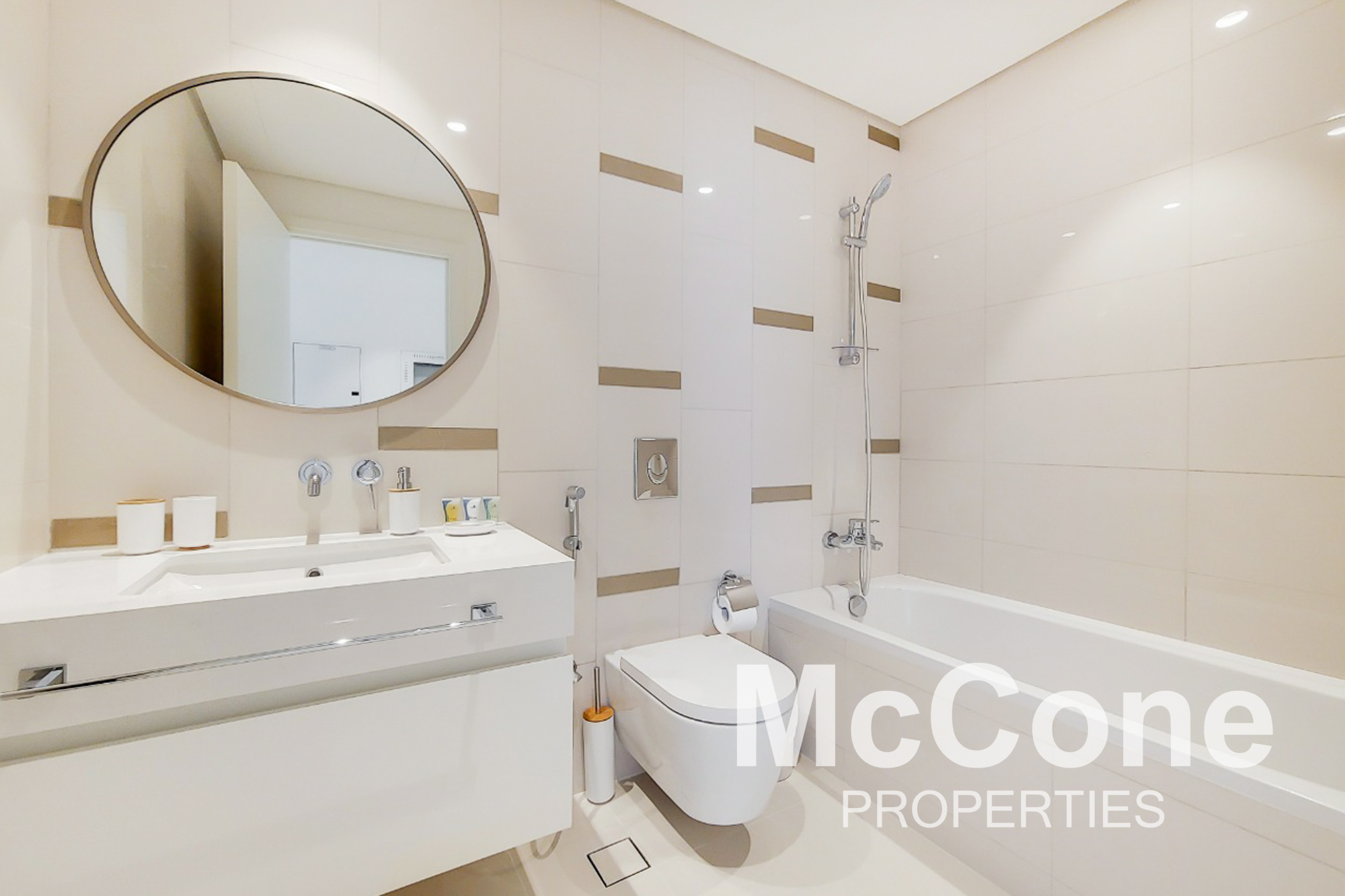 2 Bedroom Apartment for Rent in Beach Vista Tower 1, Dubai Harbour — photograph 11 of 13