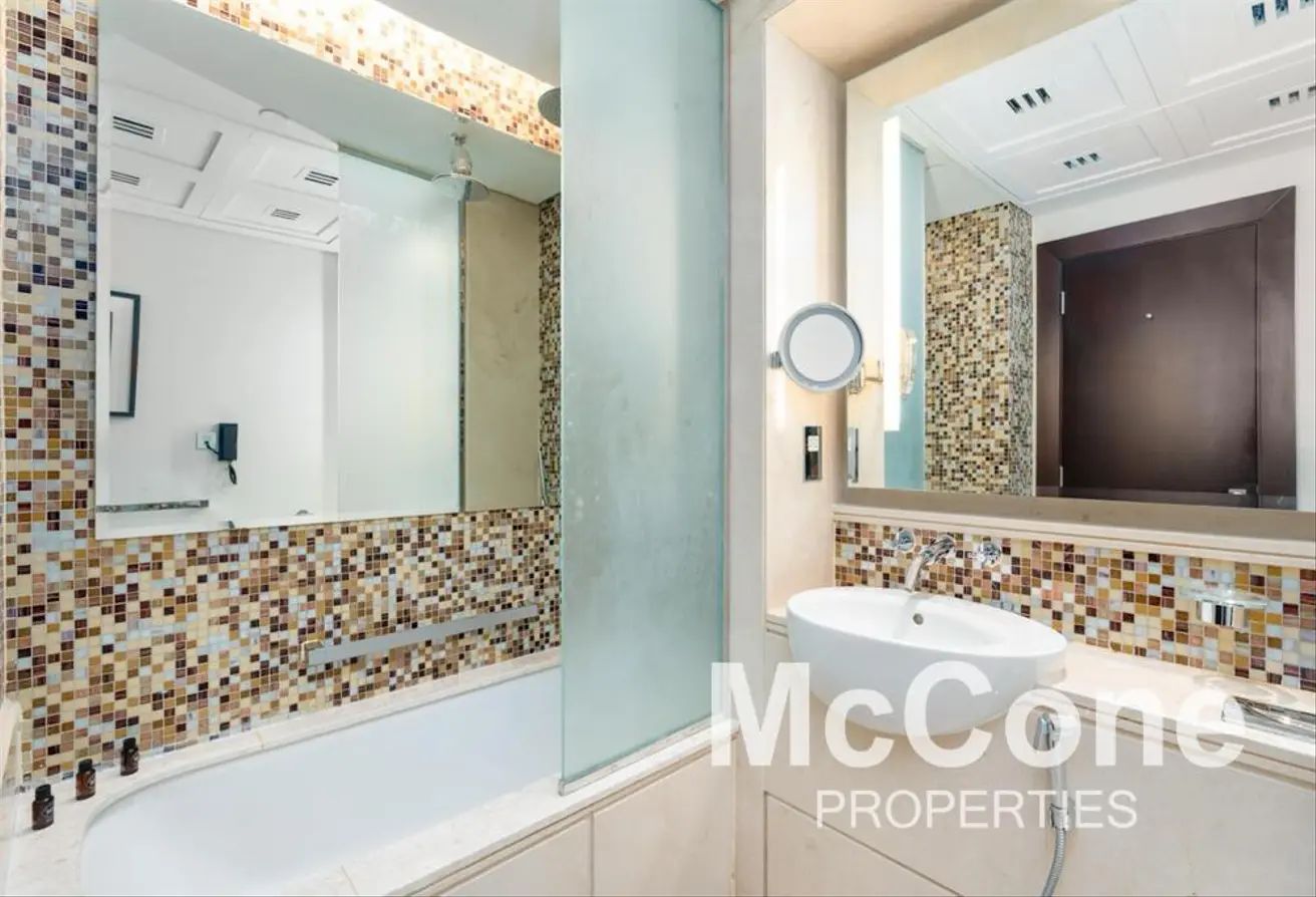 Studio Apartment for Rent in Burj Lake Hotel - The Address DownTown, Downtown Dubai — photograph 14 of 17