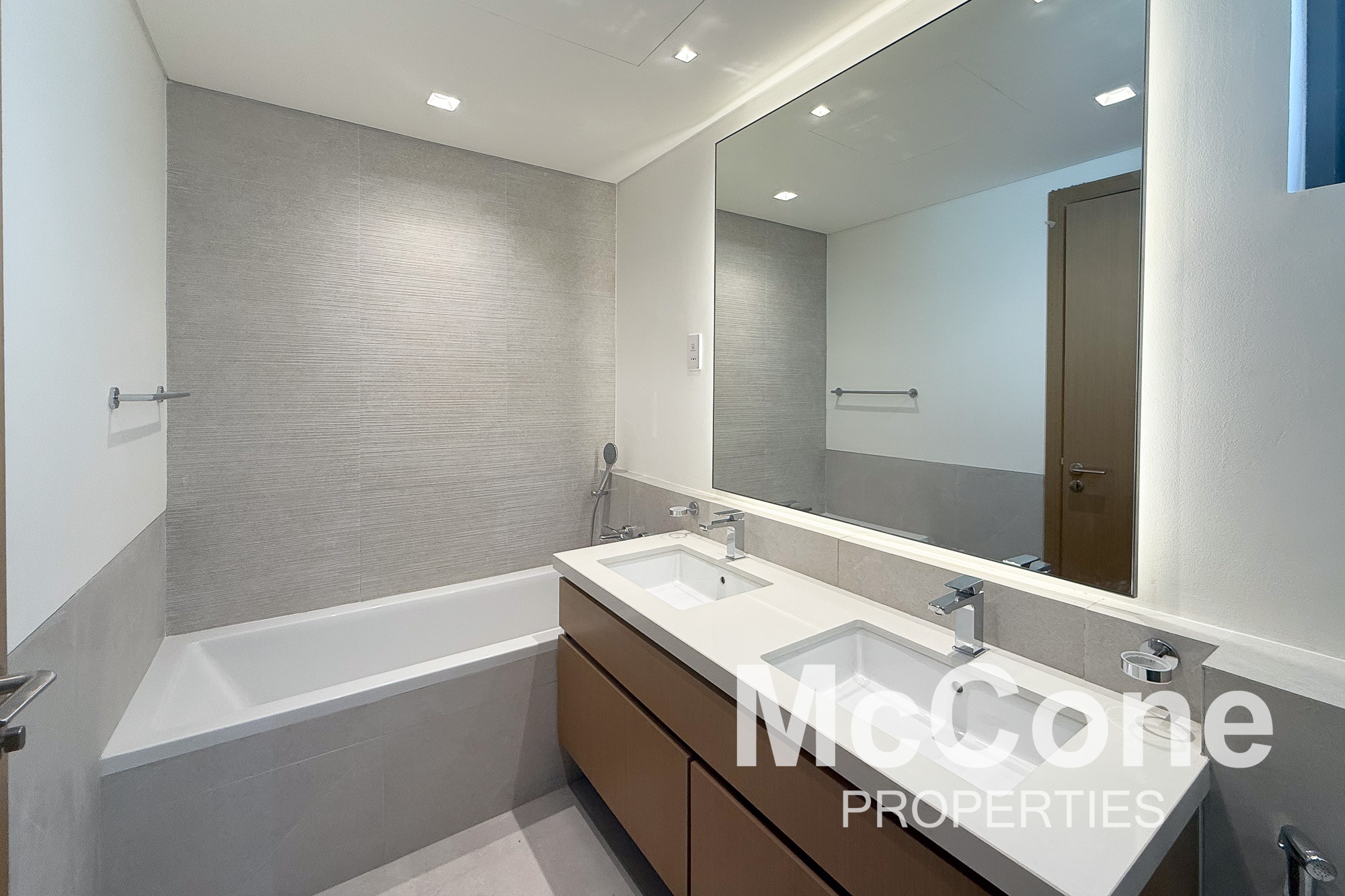 4 Bedroom Villa for Rent in Tilal Al Furjan, Al Furjan — photograph 15 of 16