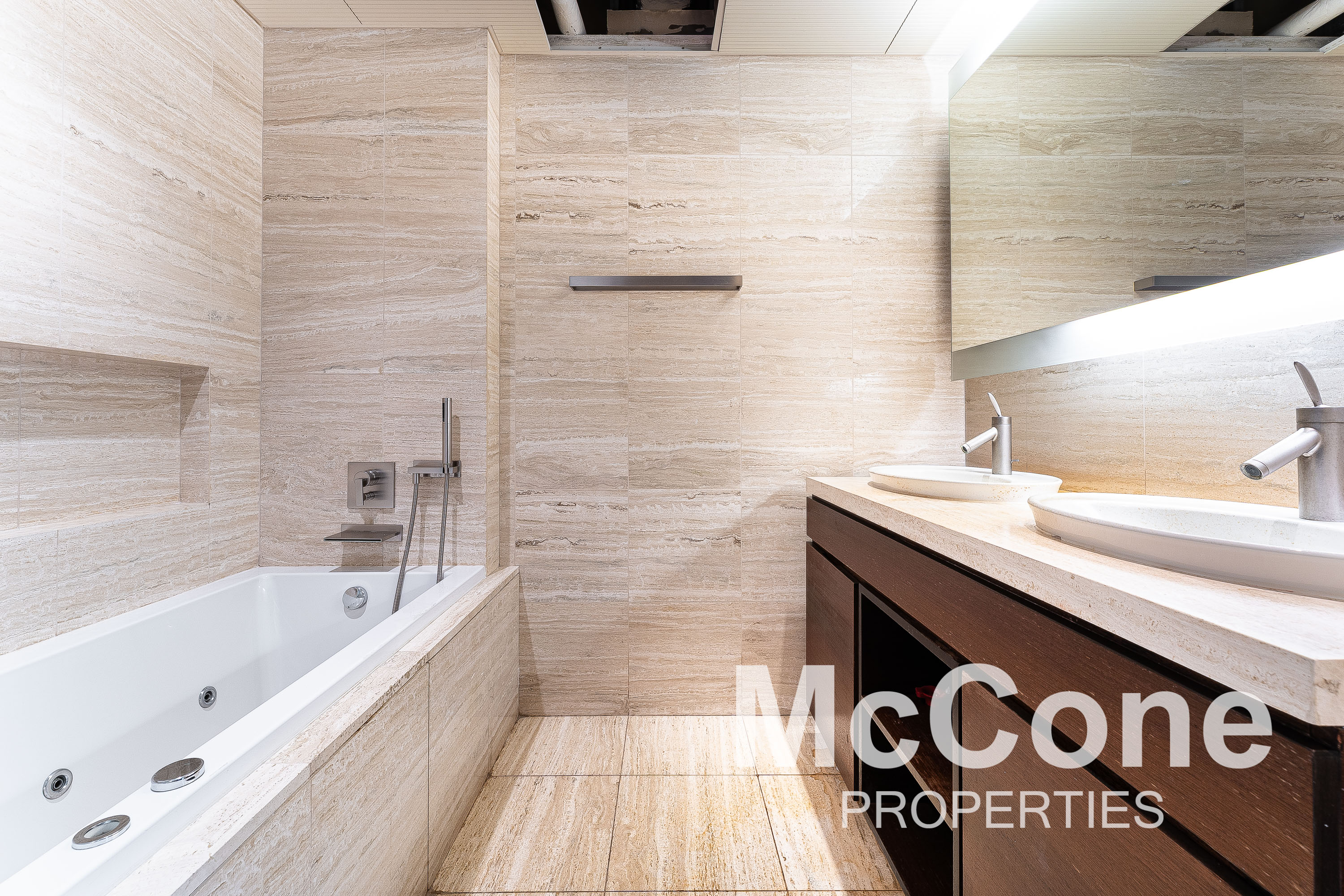 2 Bedroom Apartment for Rent in Burj Khalifa, Downtown Dubai — photograph 14 of 17