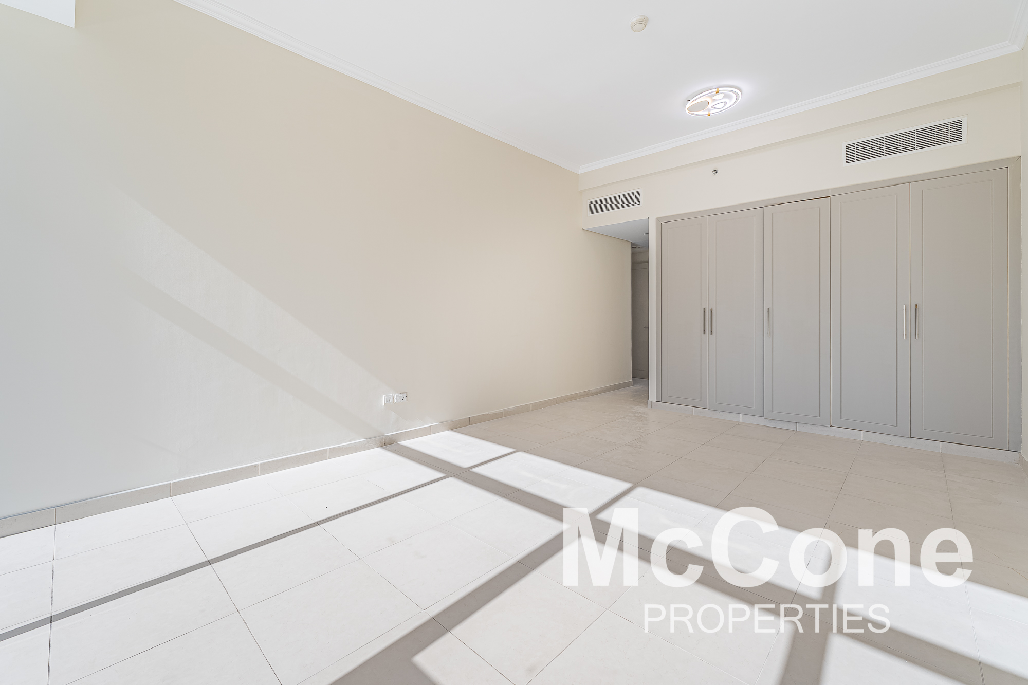 3 Bedroom Apartment for Rent in Tamweel Tower, Jumeirah Lake Towers — photograph 11 of 21