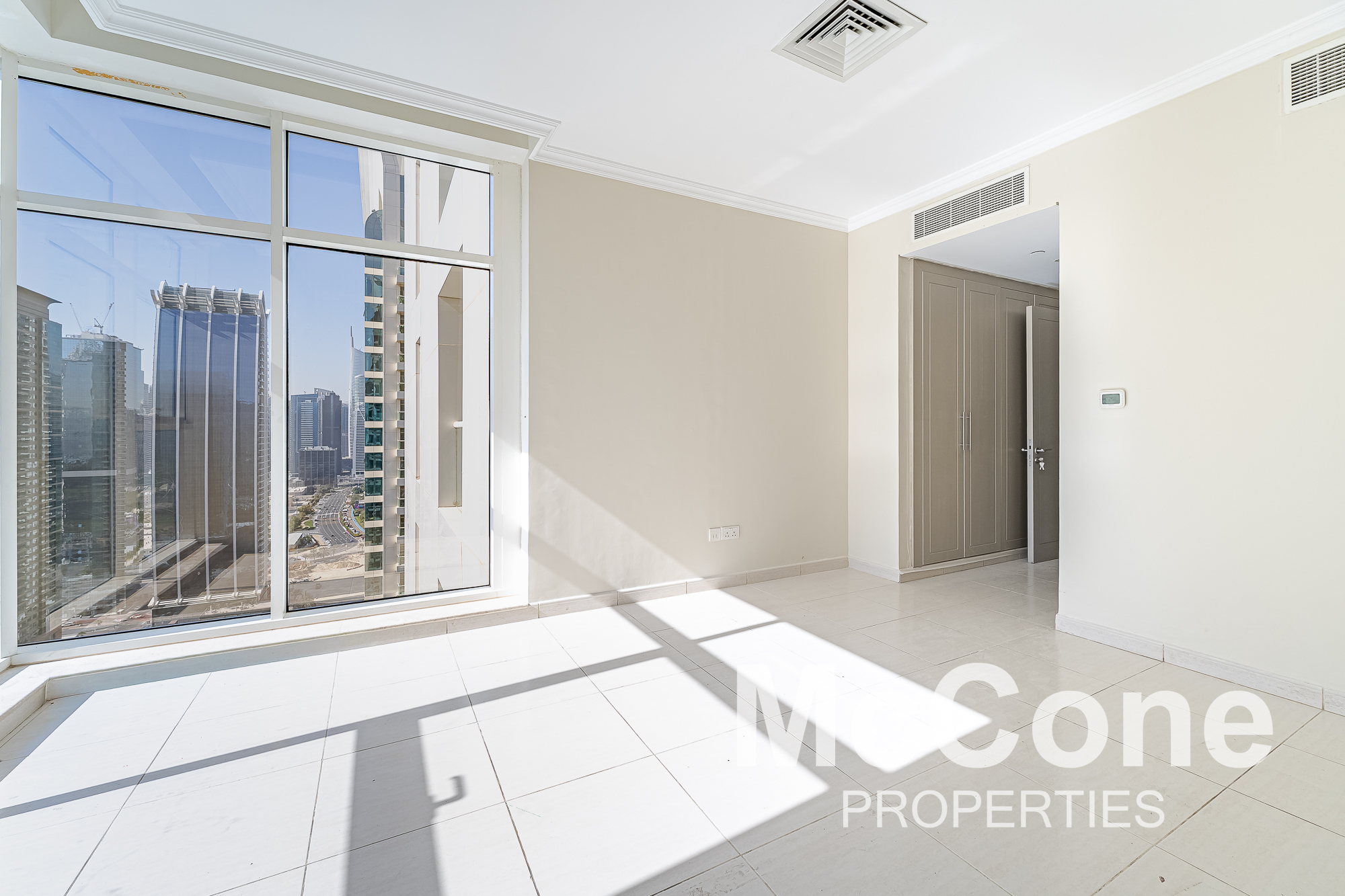 3 Bedroom Apartment for Rent in Tamweel Tower, Jumeirah Lake Towers — photograph 10 of 21