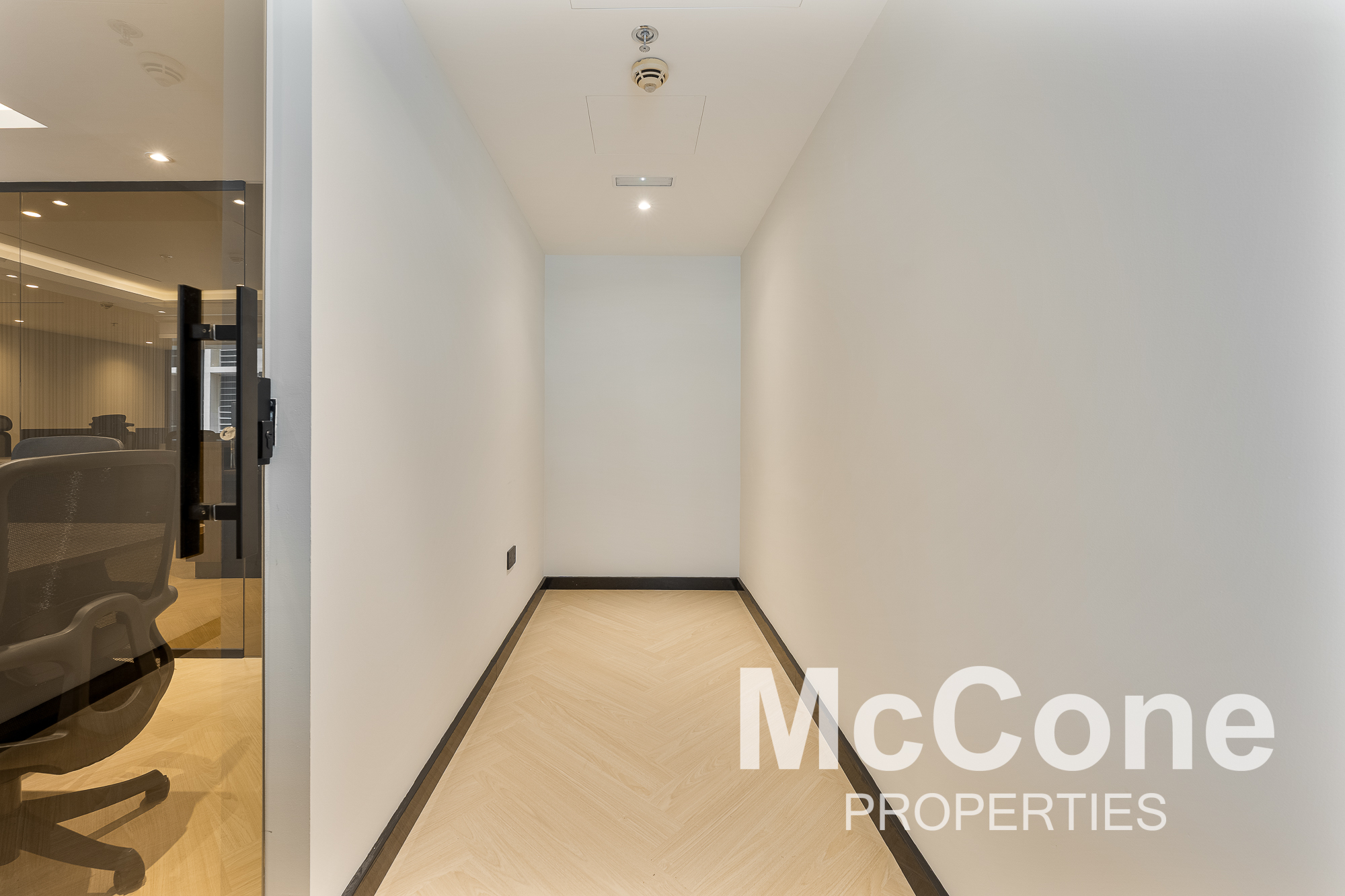 Office for Rent in One Lake Plaza, Jumeirah Lake Towers — photograph 14 of 18