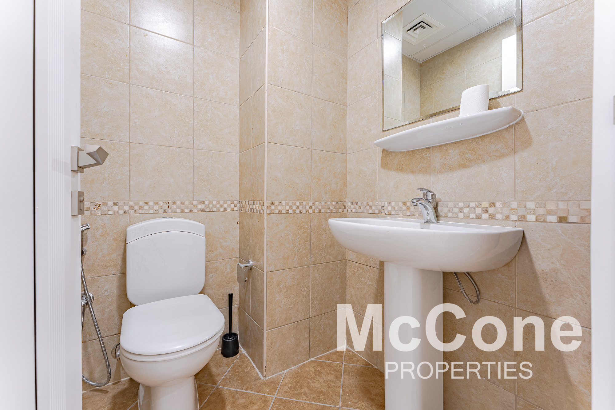 2 Bedroom Apartment for Rent in The Royal Oceanic, Dubai Marina — photograph 14 of 20