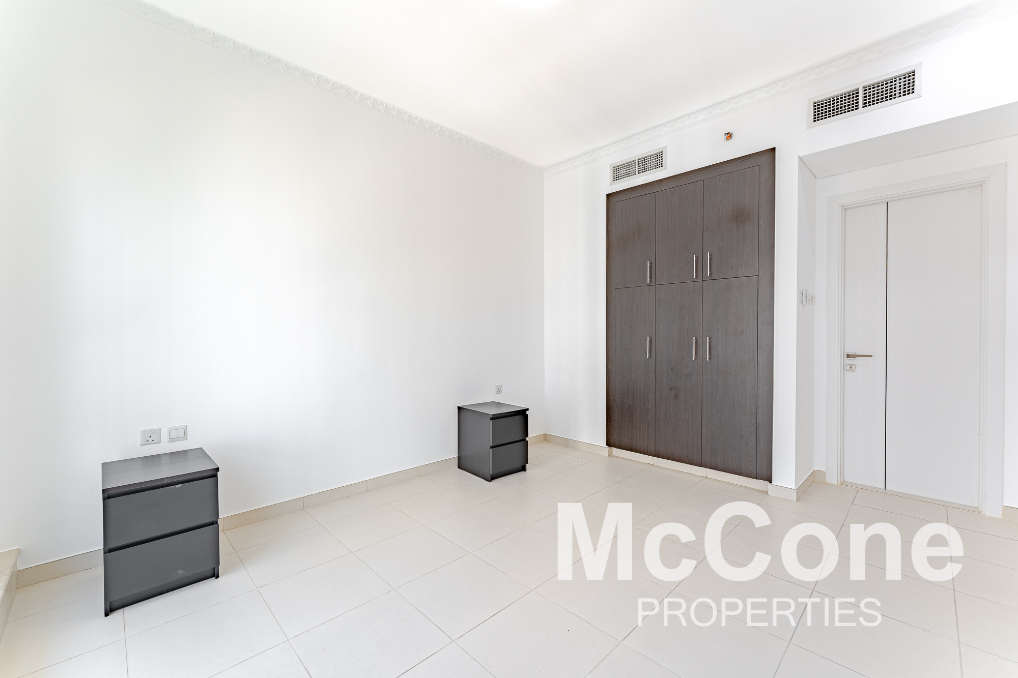2 Bedroom Apartment for Rent in The Royal Oceanic, Dubai Marina — photo 9 of 20