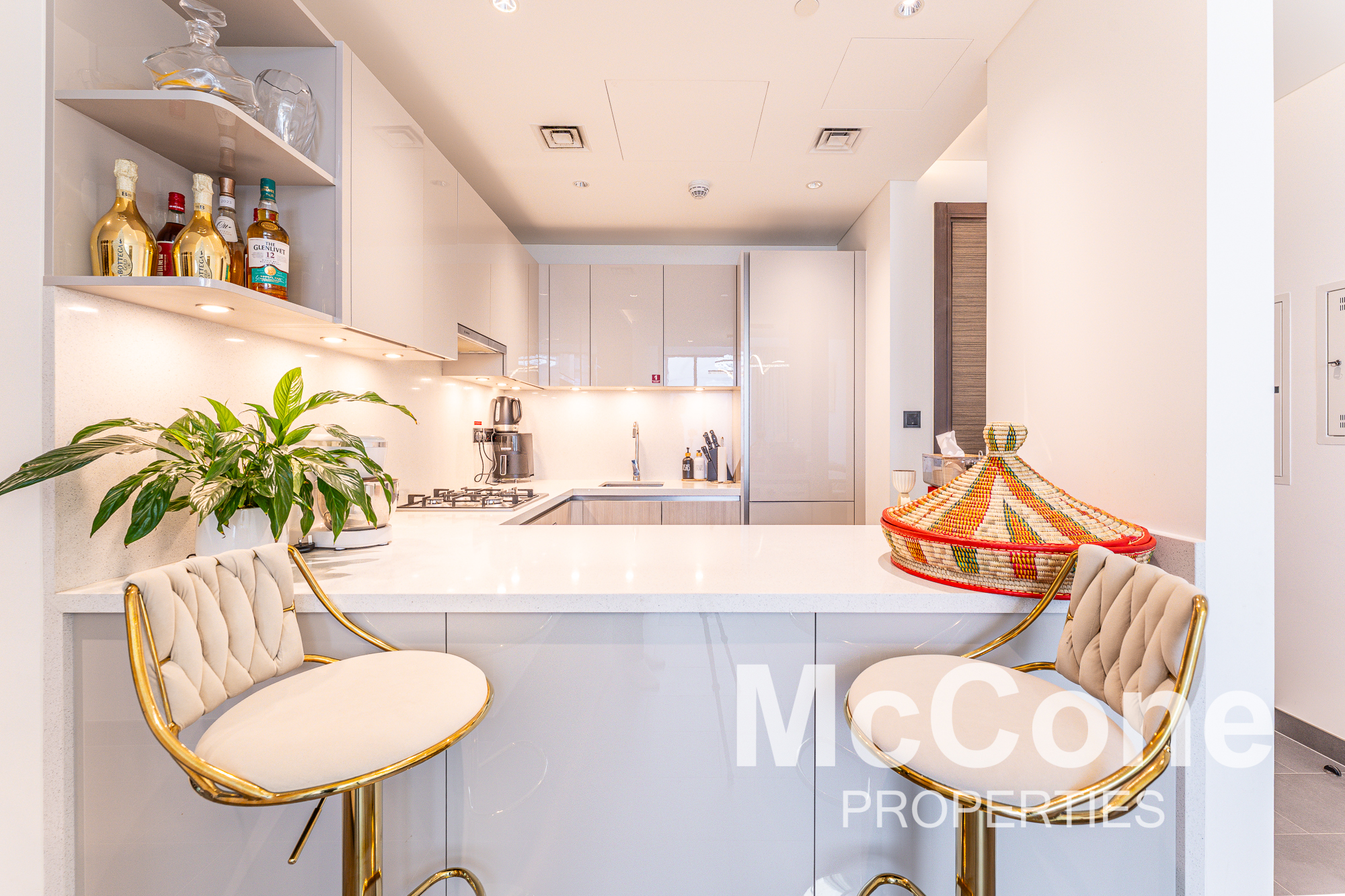 2 Bedroom Apartment for Rent in The Crest Tower C, Mohammed Bin Rashid City — photo 6 of 18