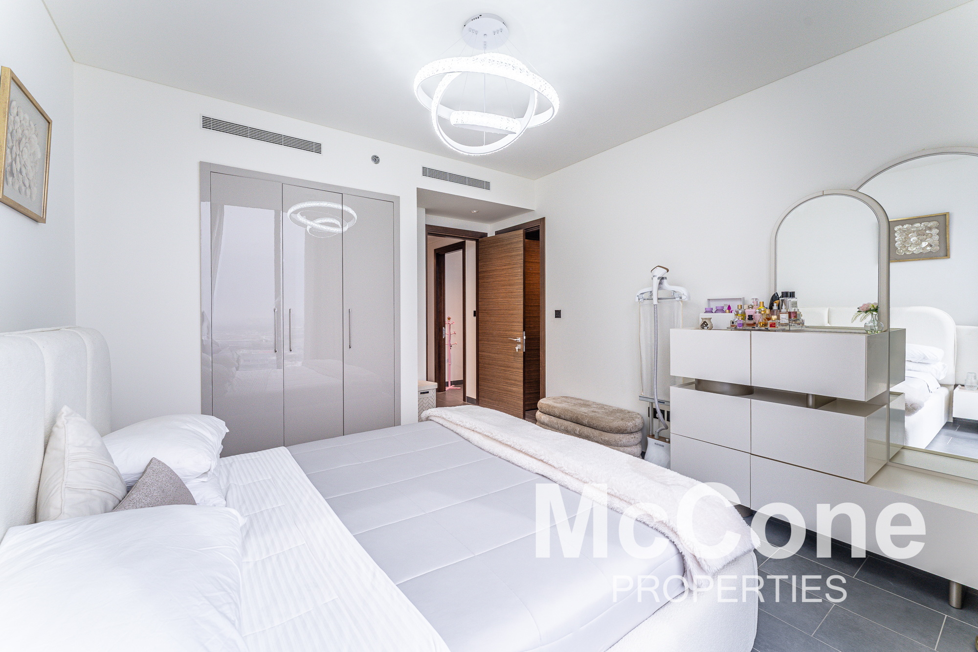 2 Bedroom Apartment for Rent in The Crest Tower C, Mohammed Bin Rashid City — photo 8 of 18