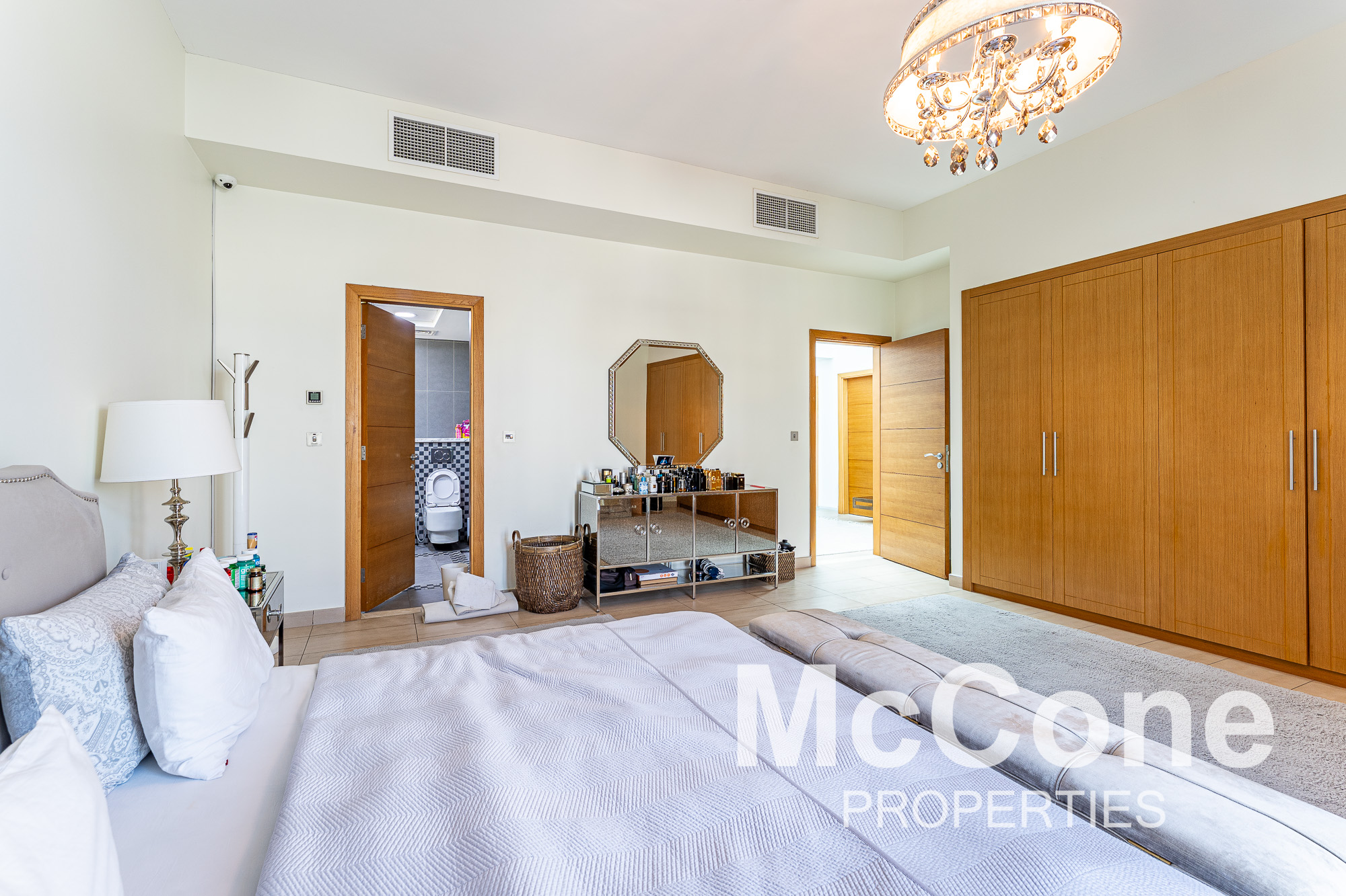 4 Bedroom Villa for Rent in Legacy Nova Villas, Jumeirah Park — photograph 11 of 30