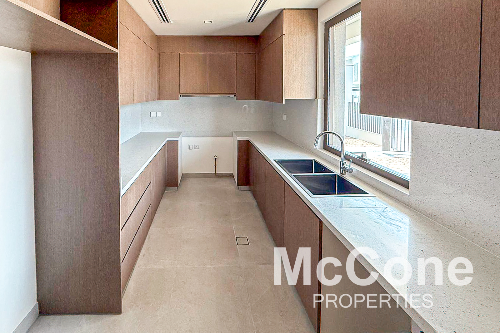 5 Bedroom Villa for Rent in Tilal Al Furjan, Al Furjan — photo 6 of 26