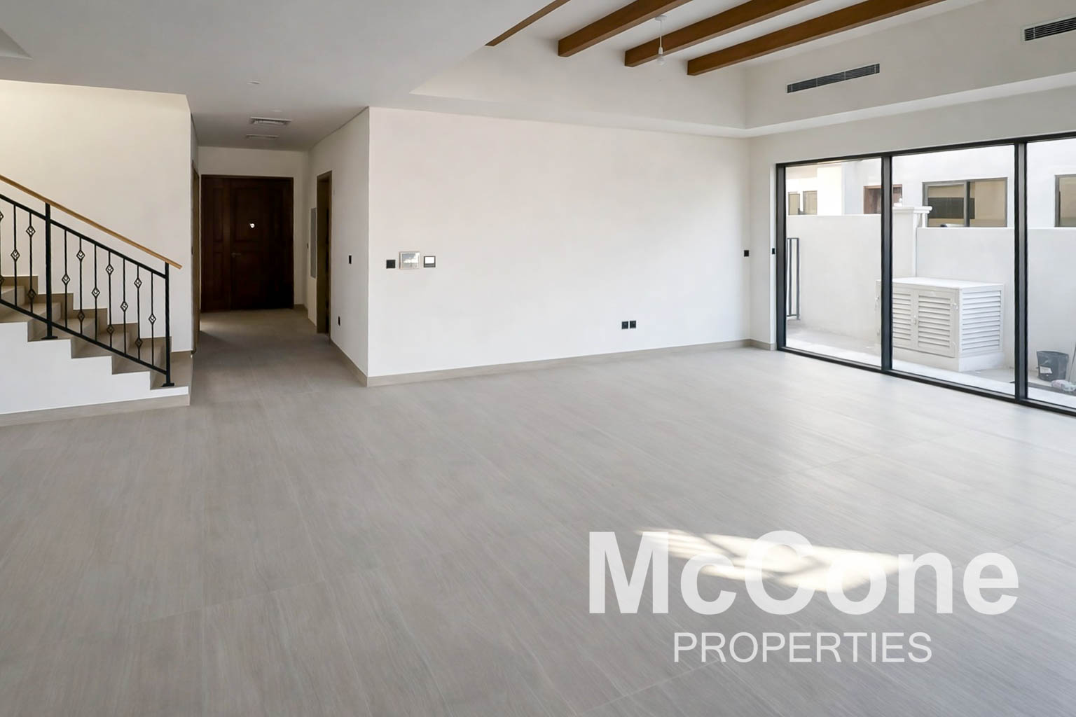 6 Bedroom Villa for Rent in Costa Brava 1, Damac Lagoons — photo 4 of 10