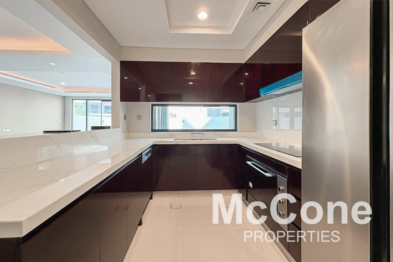 6 Bedroom Villa for Rent in Silver Springs 3, DAMAC Hills — photo 3 of 24