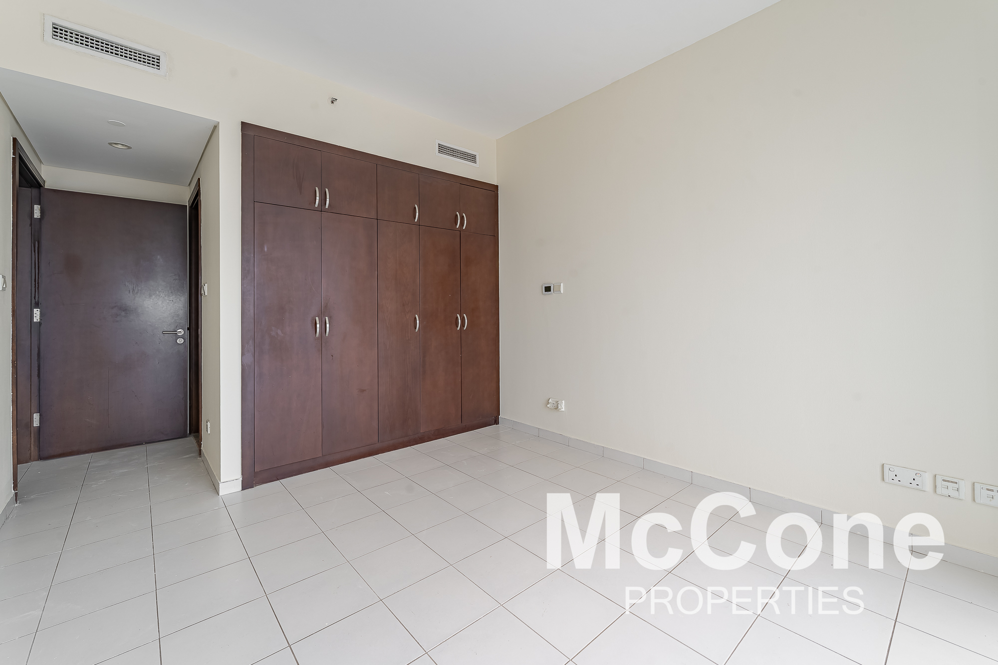 1 Bedroom Apartment for Rent in Marina Tower, Dubai Marina — photo 9 of 15