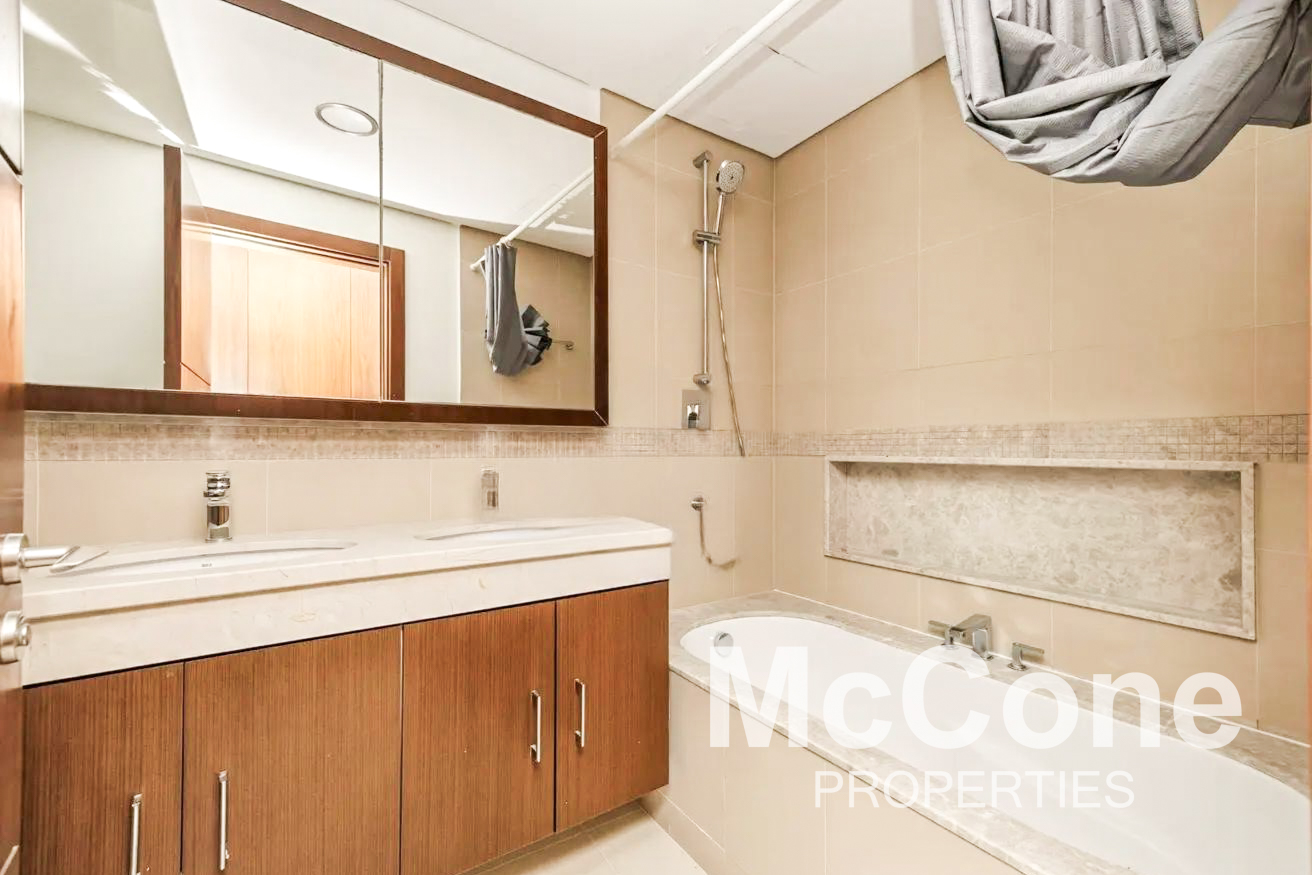 2 Bedroom Apartment for Rent in Burj Vista 2, Downtown Dubai — photograph 11 of 12