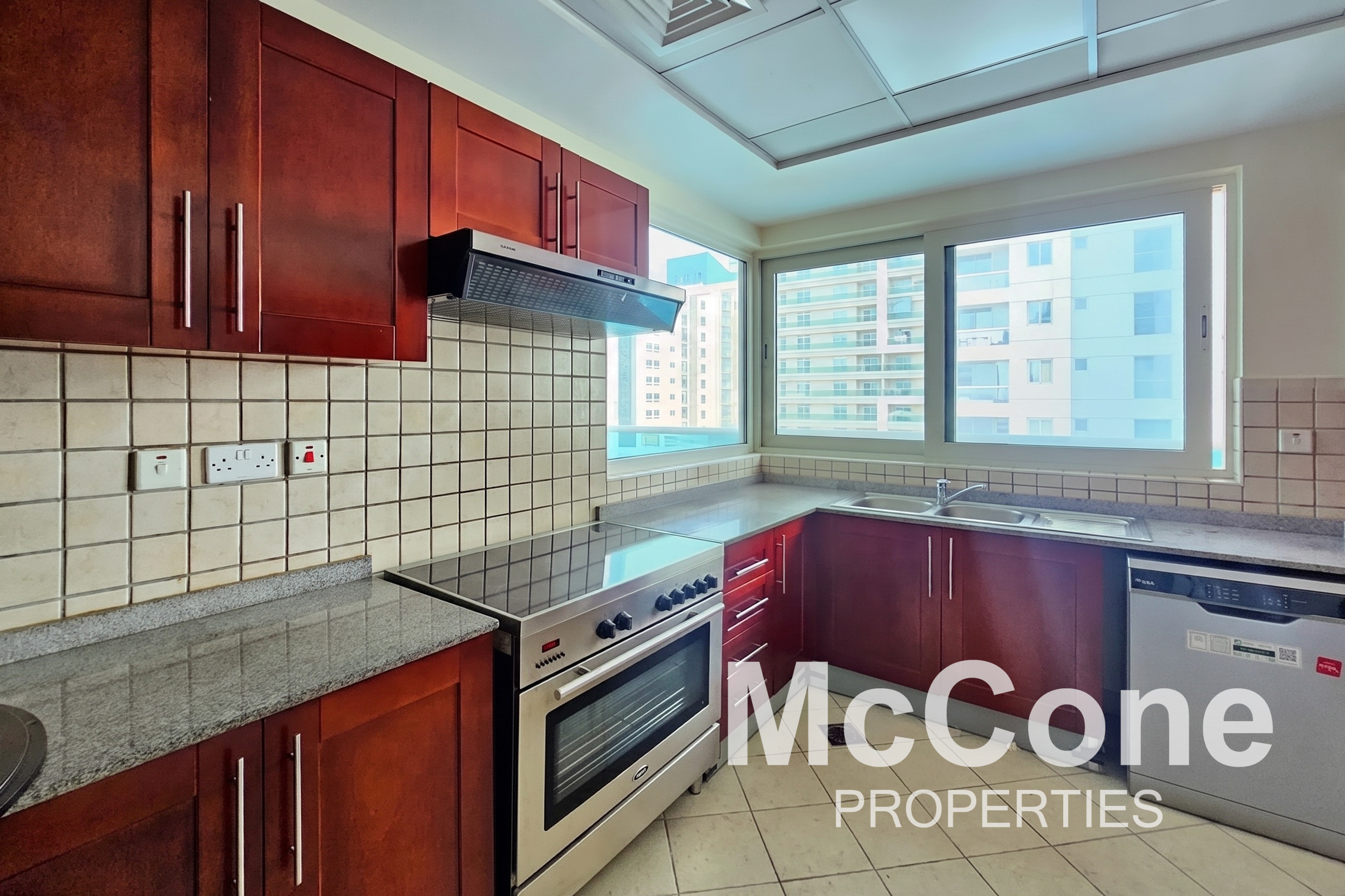 2 Bedroom Apartment for Rent in Cascades Tower, Dubai Marina — photo 3 of 12