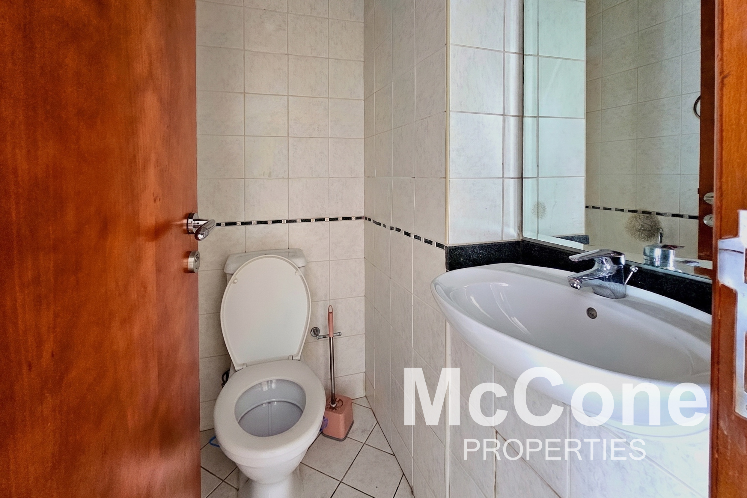 2 Bedroom Apartment for Rent in Cascades Tower, Dubai Marina — photograph 11 of 12