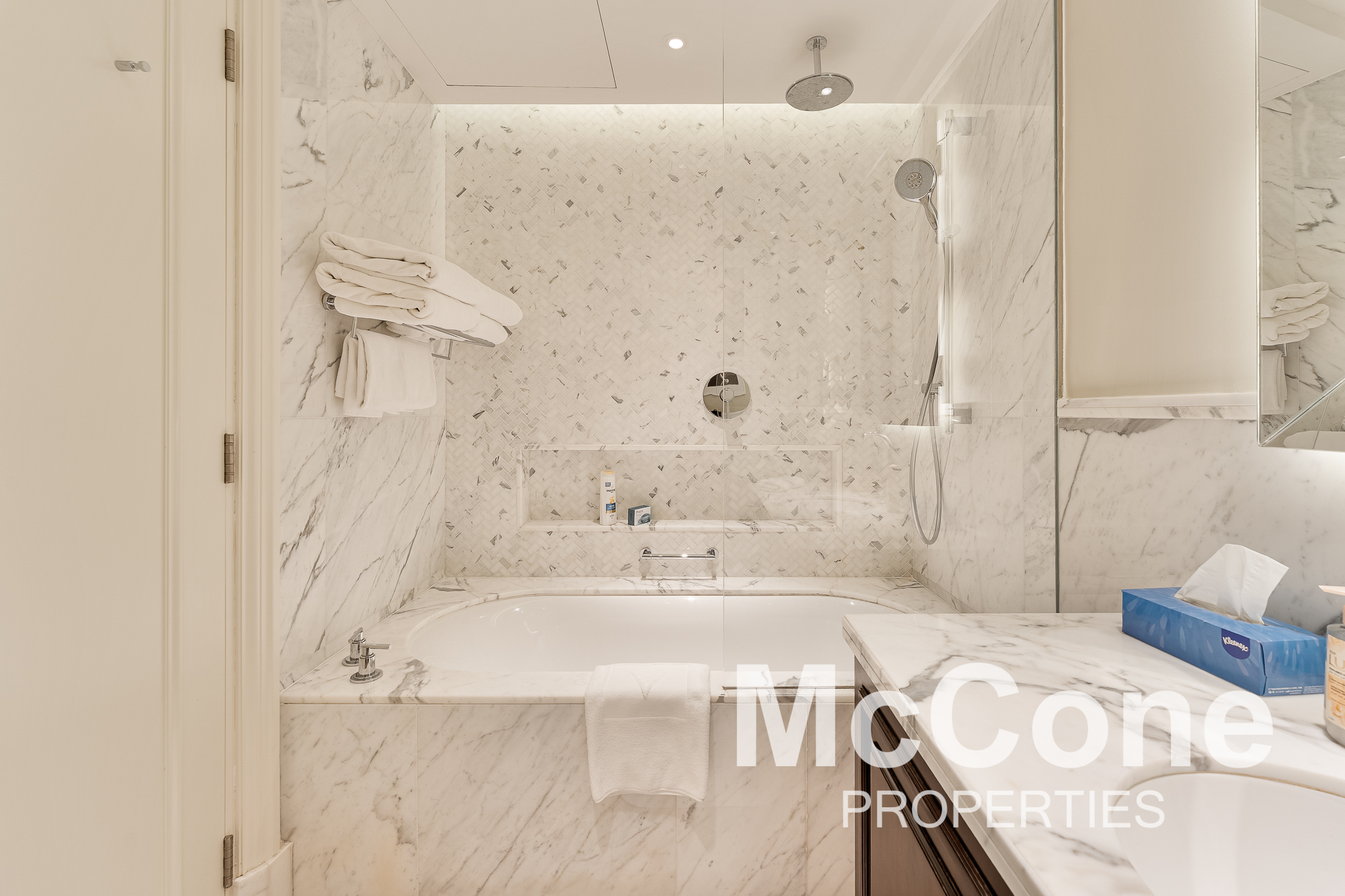 2 Bedroom Apartment for Rent in Kempinski BLVD, Downtown Dubai — photograph 14 of 17