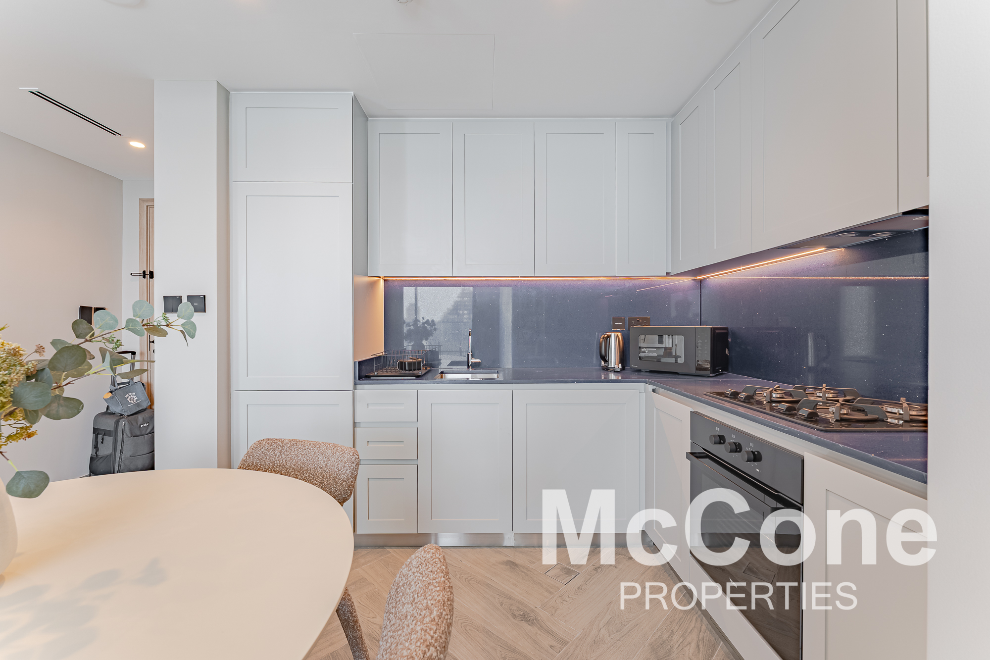 1 Bedroom Apartment for Rent in Peninsula Three, Business Bay — photo 4 of 14
