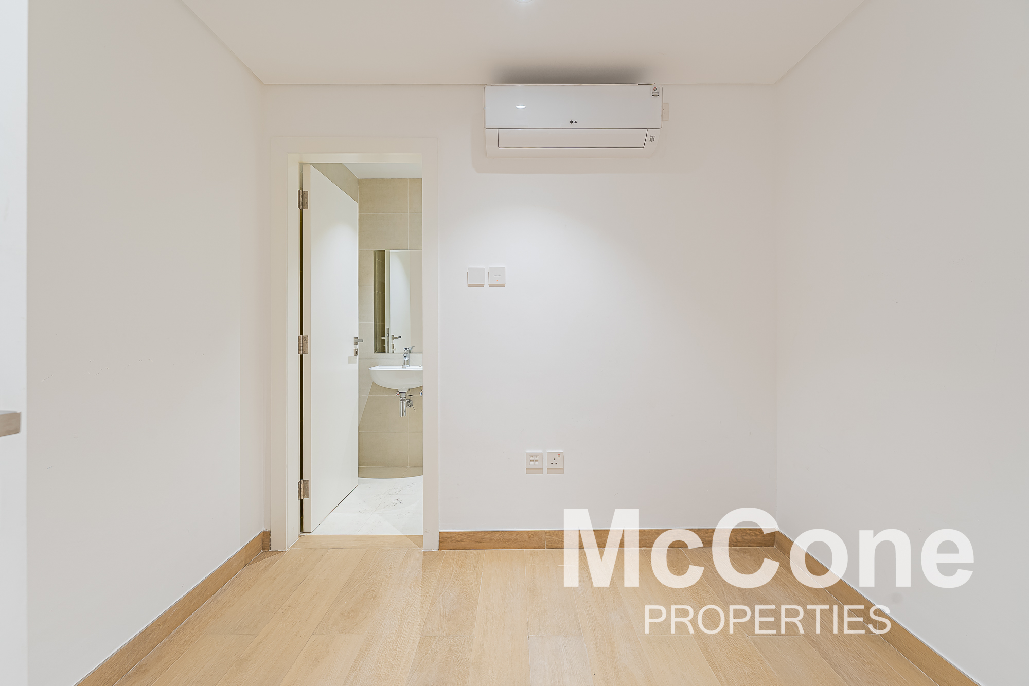 3 Bedroom Apartment for Rent in La Sirene Building 6, Jumeirah — photograph 14 of 21