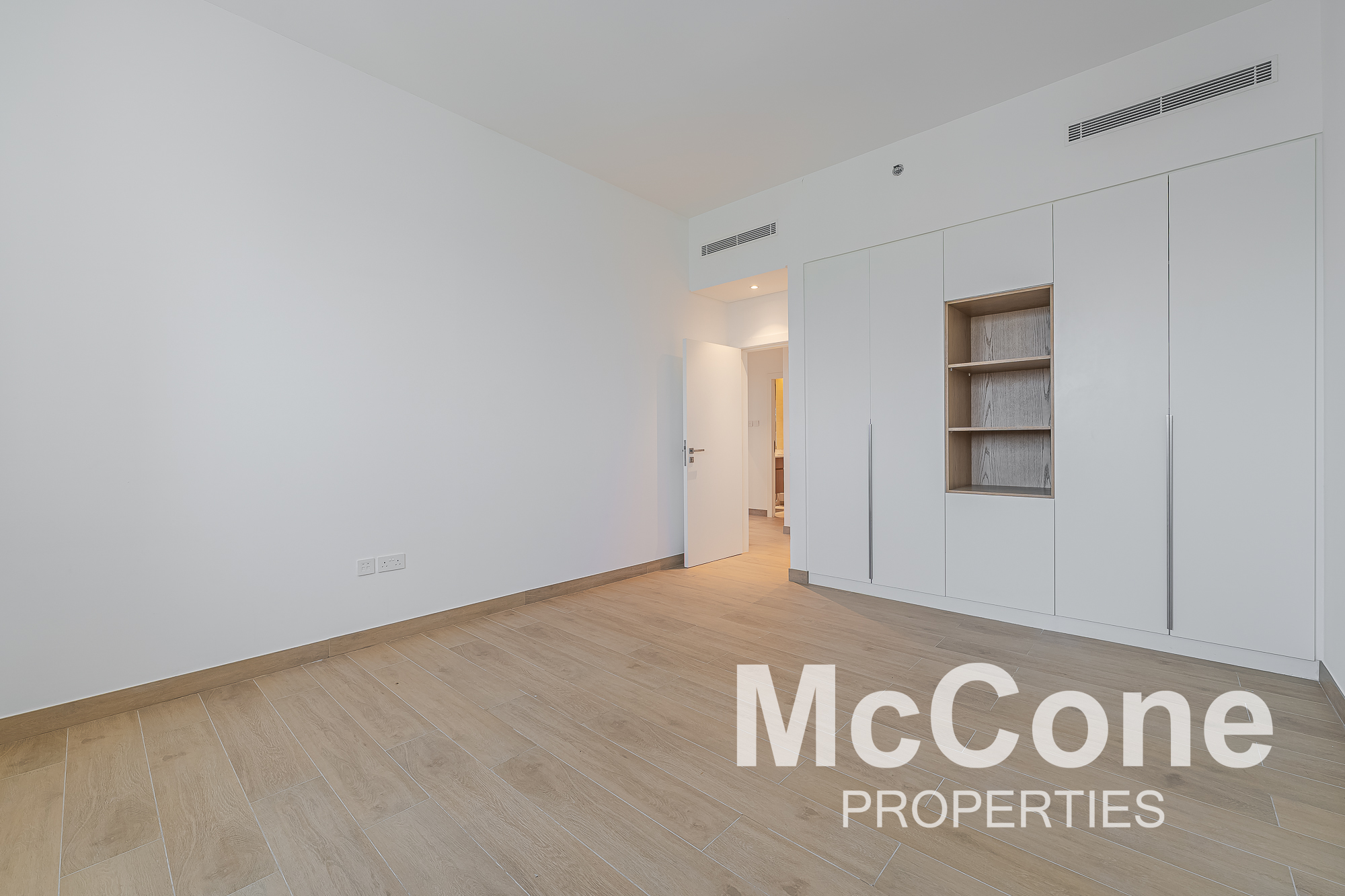 3 Bedroom Apartment for Rent in La Sirene Building 6, Jumeirah — photo 8 of 21