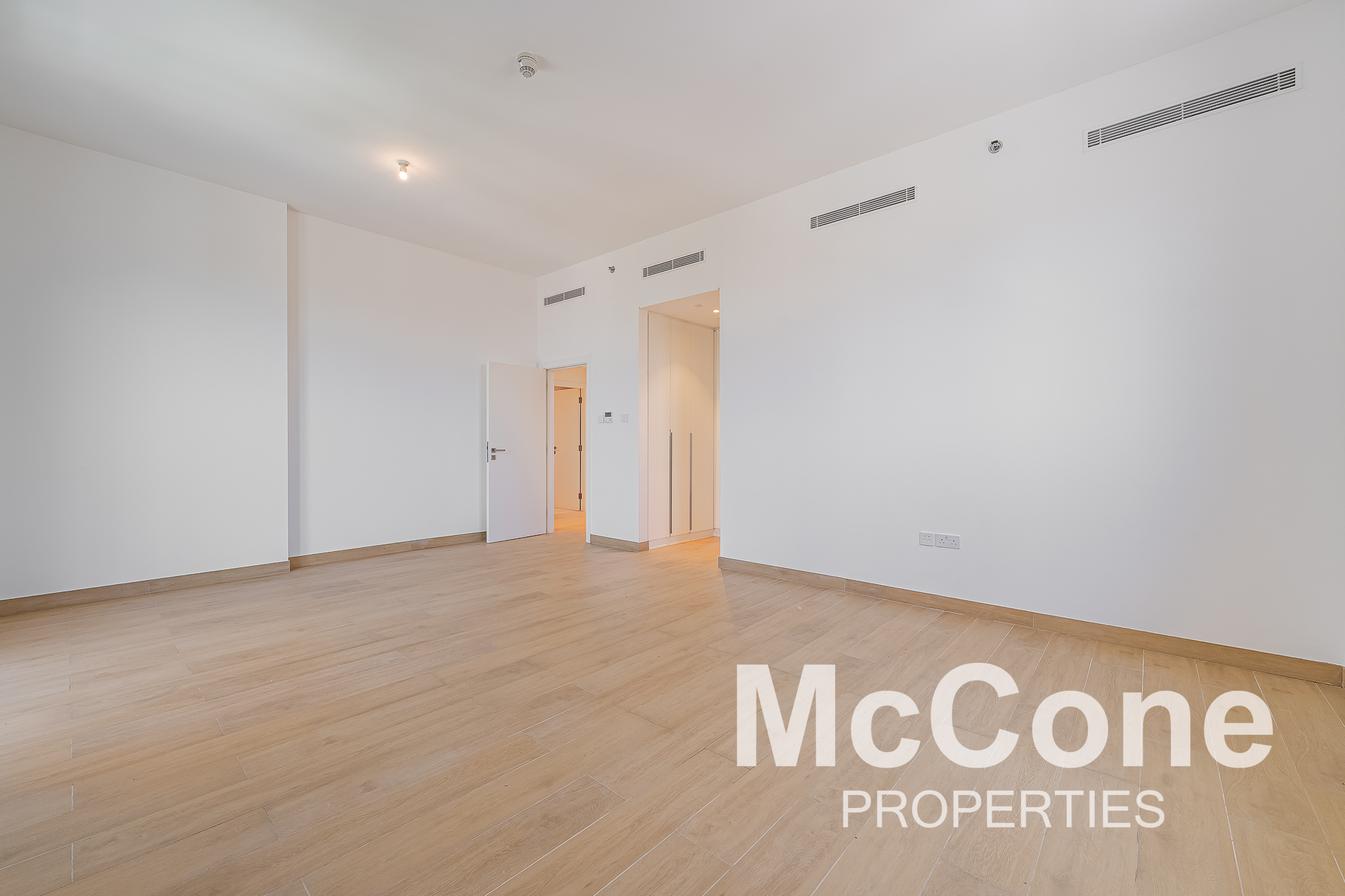 3 Bedroom Apartment for Rent in La Sirene Building 6, Jumeirah — photograph 11 of 21