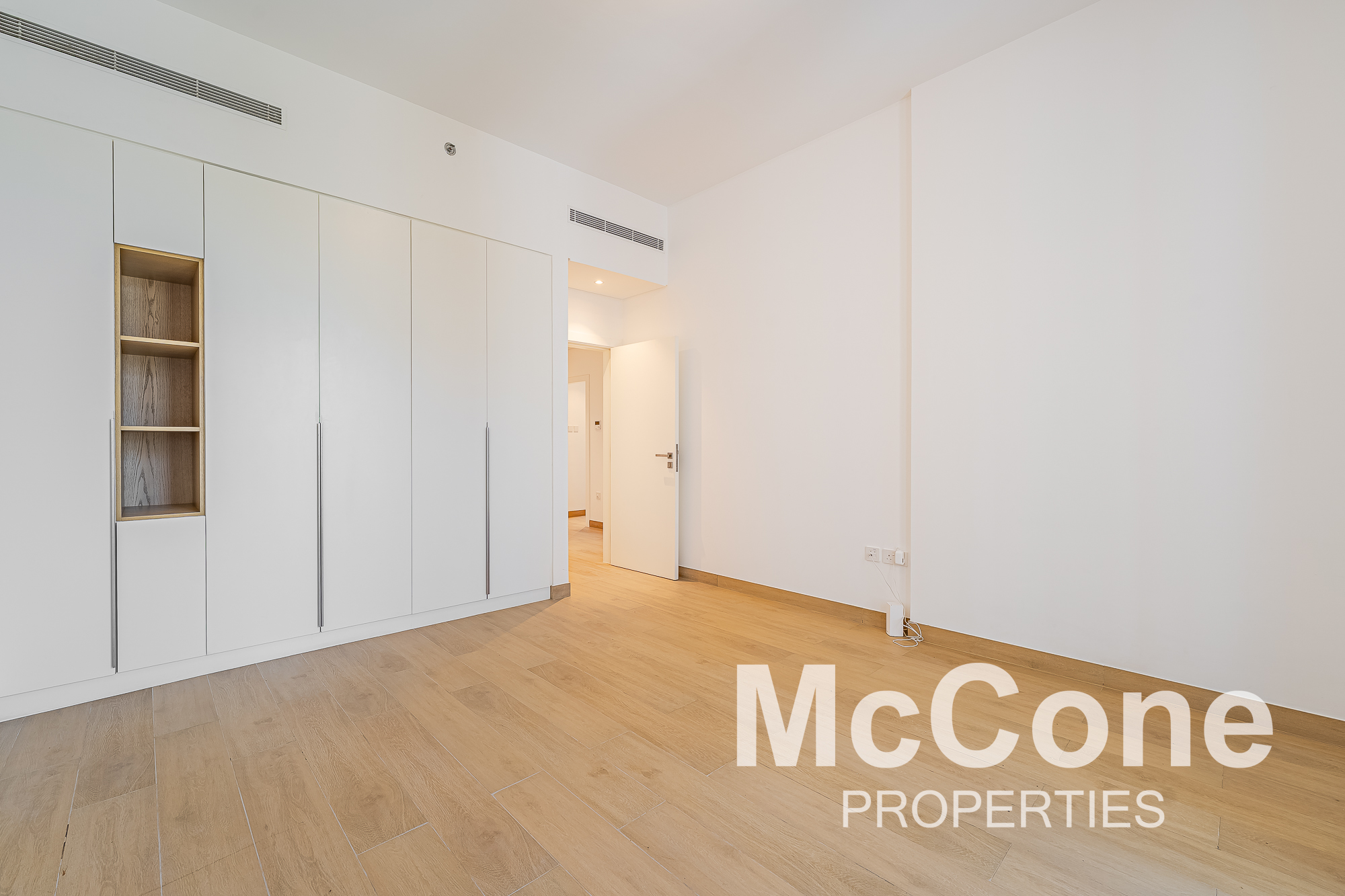 3 Bedroom Apartment for Rent in La Sirene Building 6, Jumeirah — photograph 13 of 21