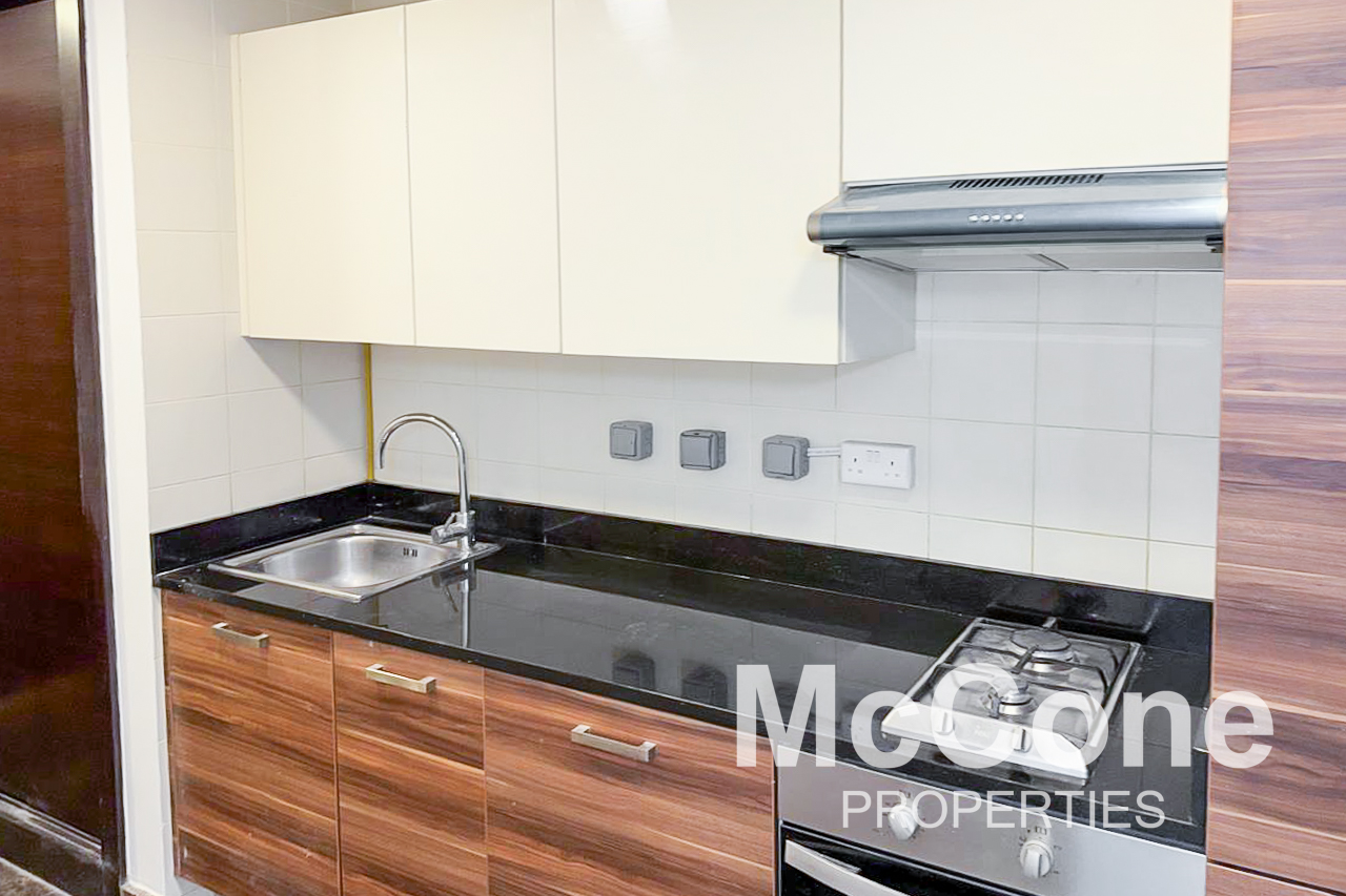 Studio Apartment for Rent in Sparkle Tower 2, Dubai Marina — photo 5 of 10