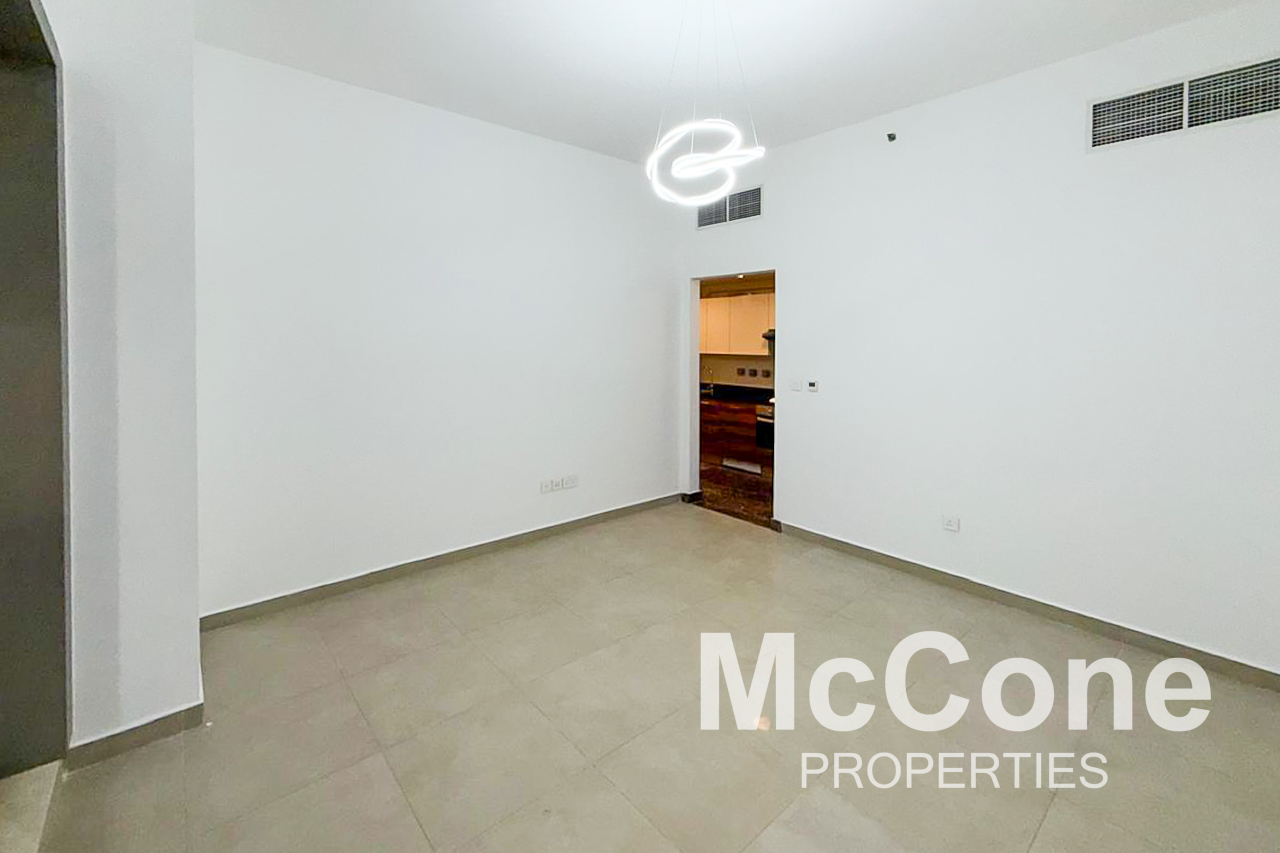 Studio Apartment for Rent in Sparkle Tower 2, Dubai Marina — photo 7 of 10