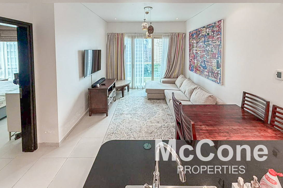 1 Bedroom Apartment for Rent in The Royal Oceanic, Dubai Marina