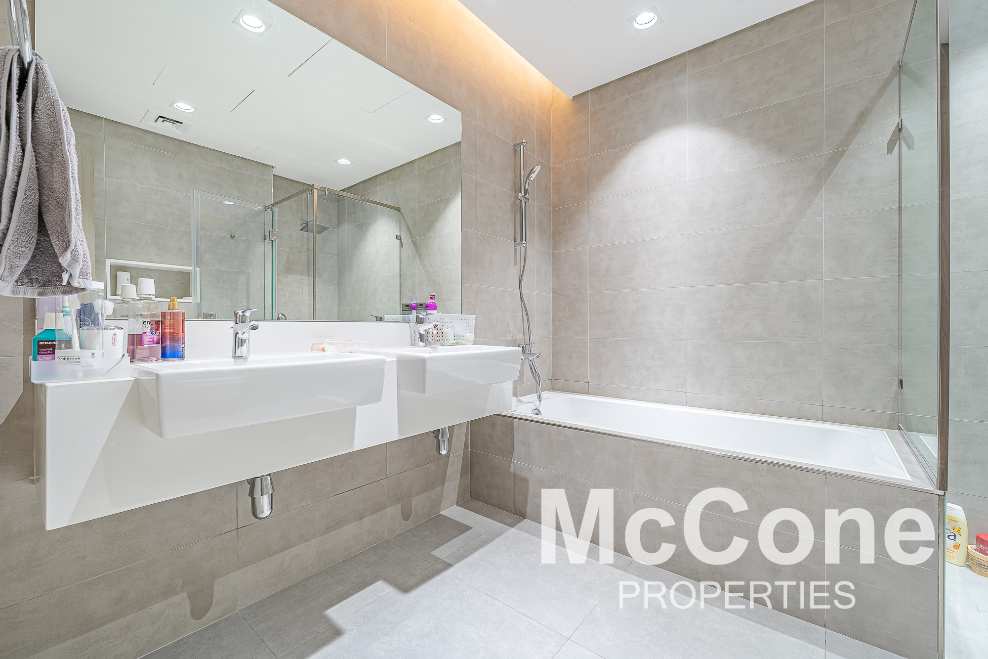 2 Bedroom Apartment for Rent in Residences 6, Mohammed Bin Rashid City — photograph 12 of 17