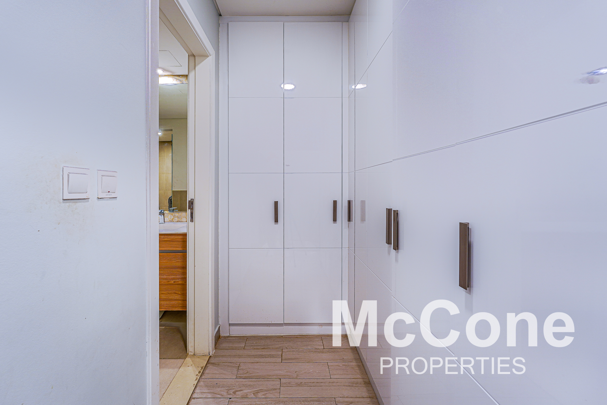 2 Bedroom Apartment for Rent in Al Andalus Tower C, Jumeirah Golf Estates — photograph 11 of 15