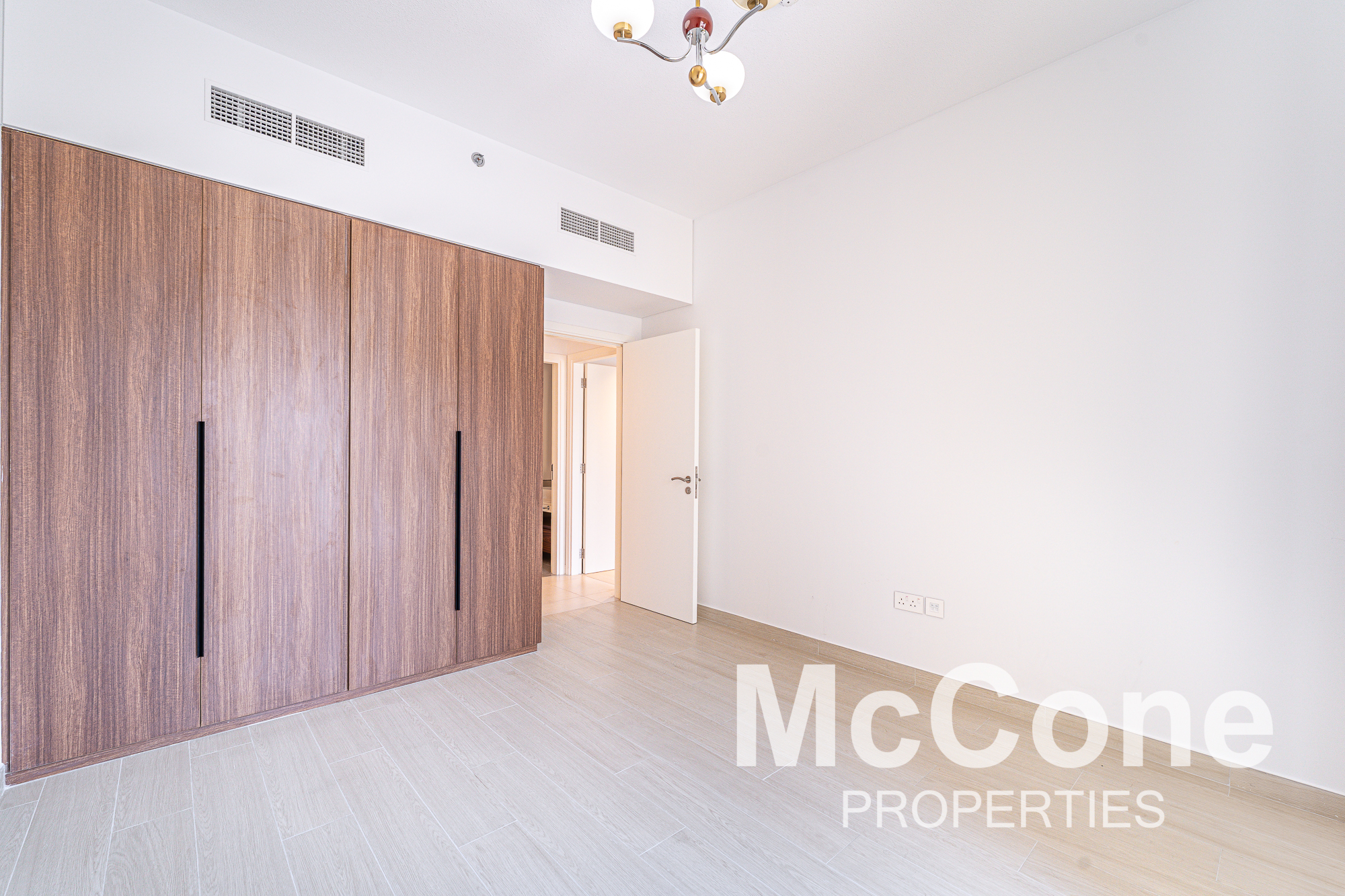 2 Bedroom Apartment for Rent in Jadeel, Umm Suqeim — photo 8 of 18