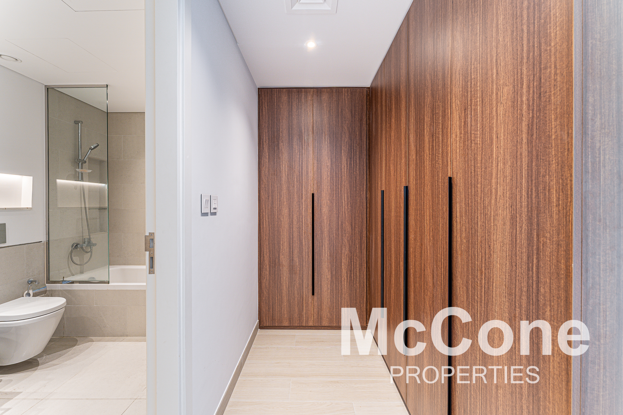 2 Bedroom Apartment for Rent in Jadeel, Umm Suqeim — photograph 11 of 18