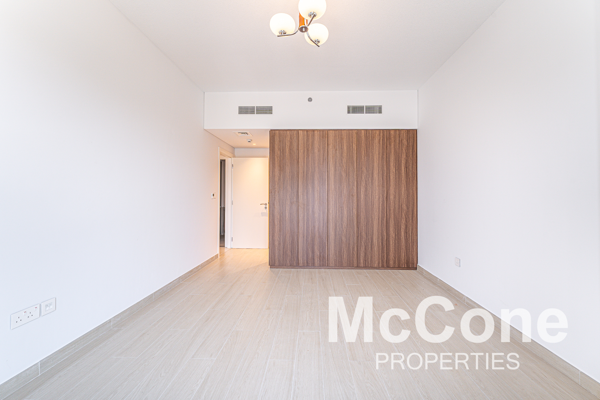 2 Bedroom Apartment for Rent in Jadeel, Umm Suqeim — photo 9 of 18