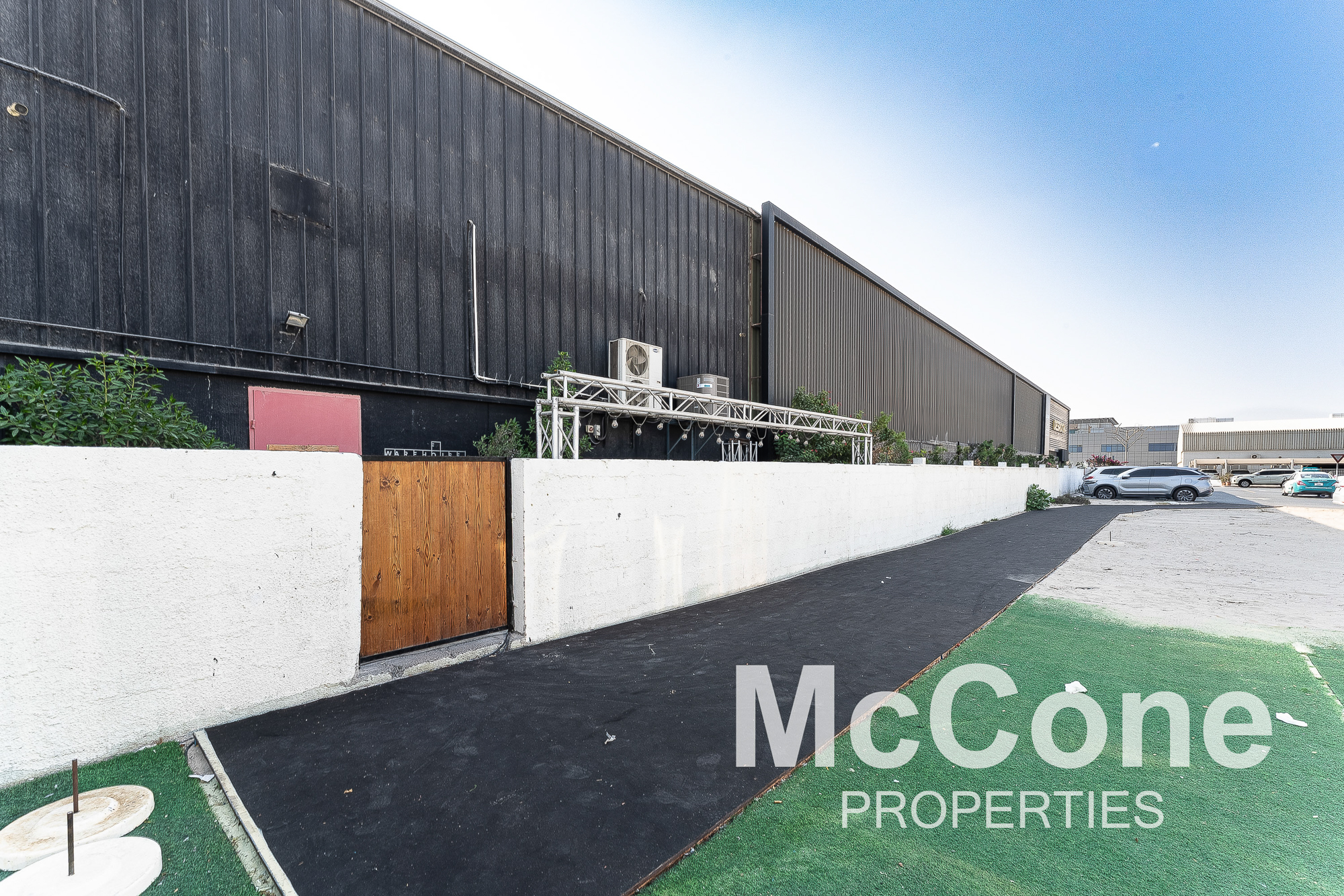 Warehouse for Rent in Al Quoz Industrial Area 1, Al Quoz — photo 9 of 12
