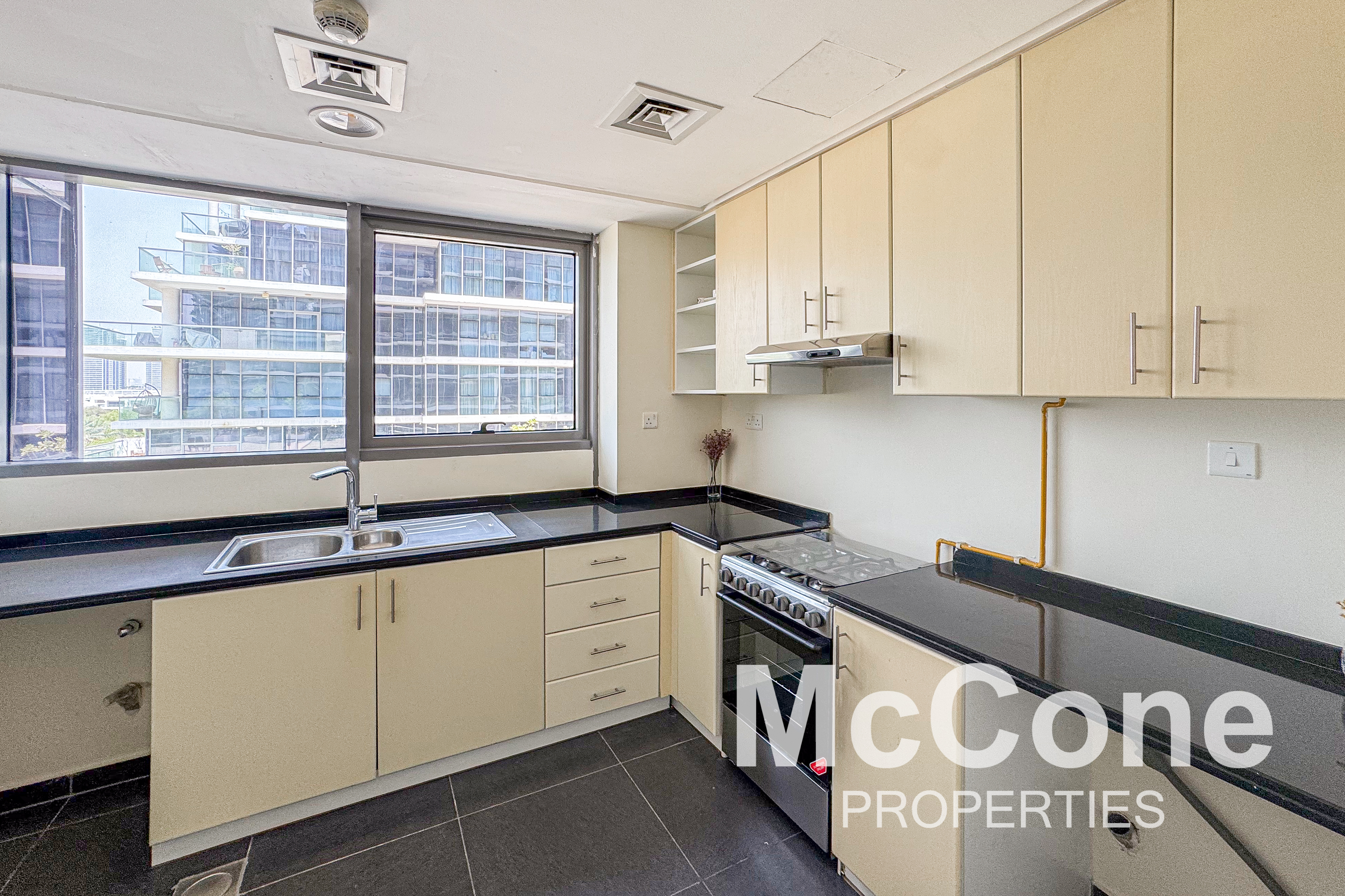 2 Bedroom Apartment for Rent in Golf Vista 1, Damac Hills — photo 5 of 13