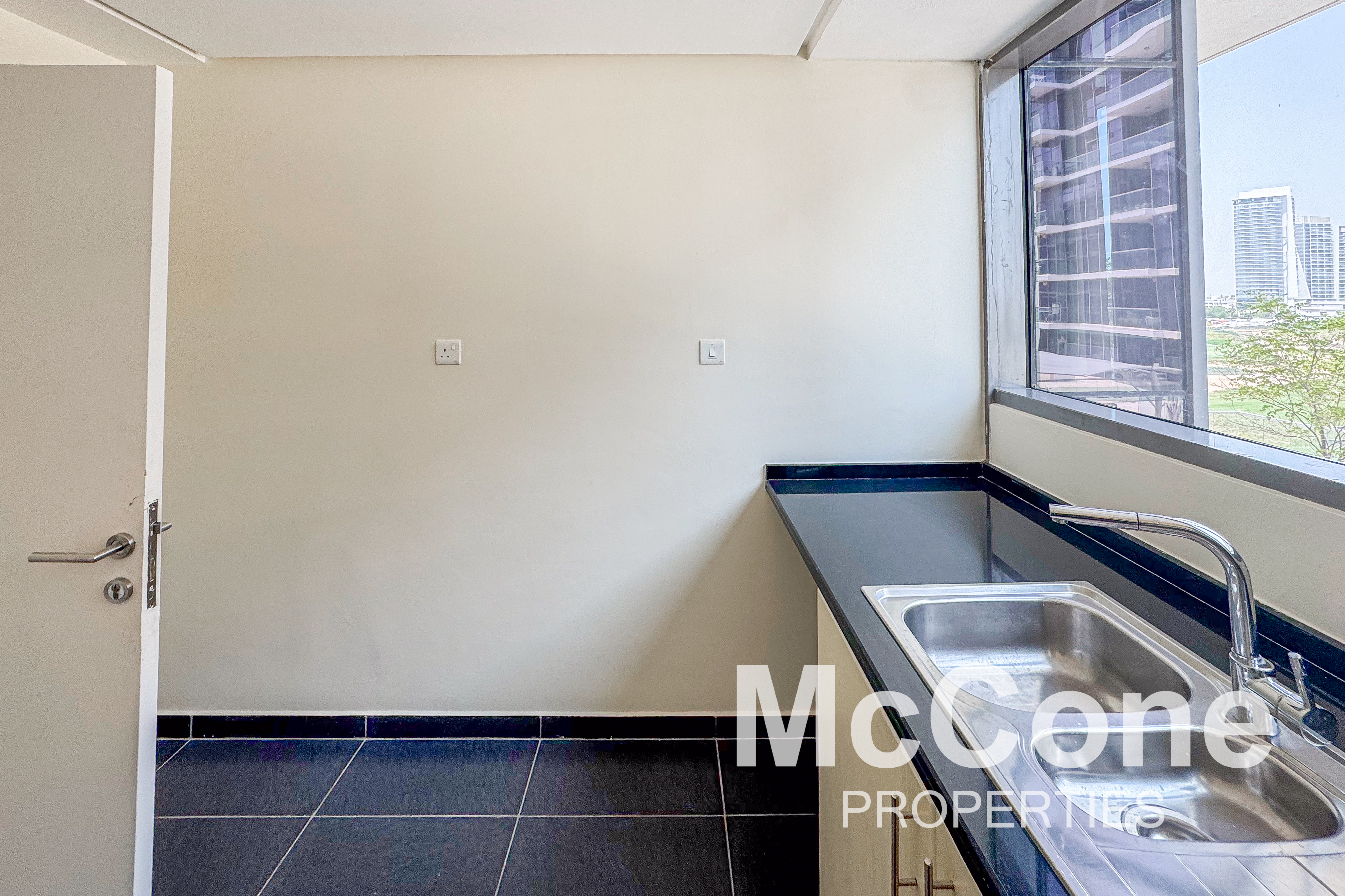 2 Bedroom Apartment for Rent in Golf Vista 1, Damac Hills — photo 6 of 13