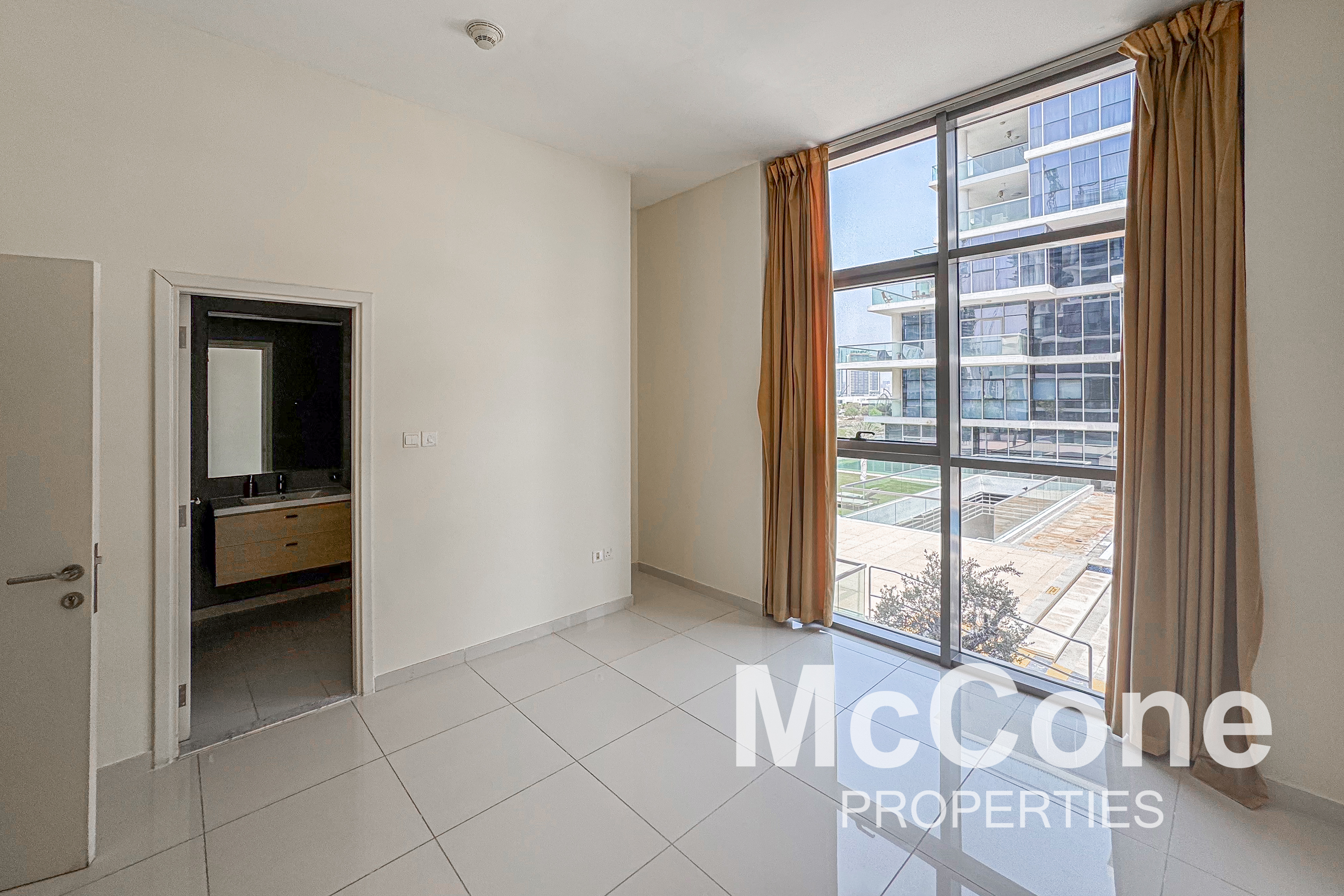 2 Bedroom Apartment for Rent in Golf Vista 1, Damac Hills — photo 8 of 13