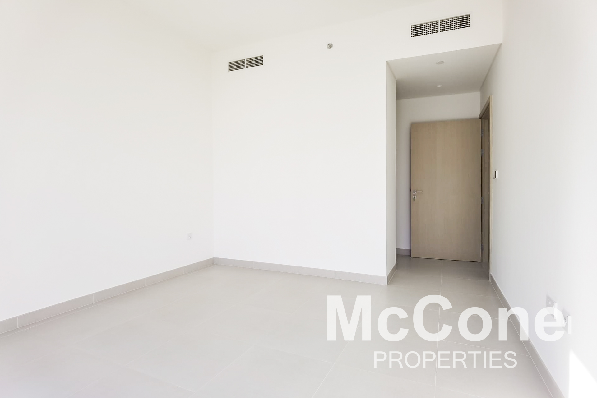 2 Bedroom Apartment for Rent in Golf Grand, Dubai Hills Estate — photo 7 of 10
