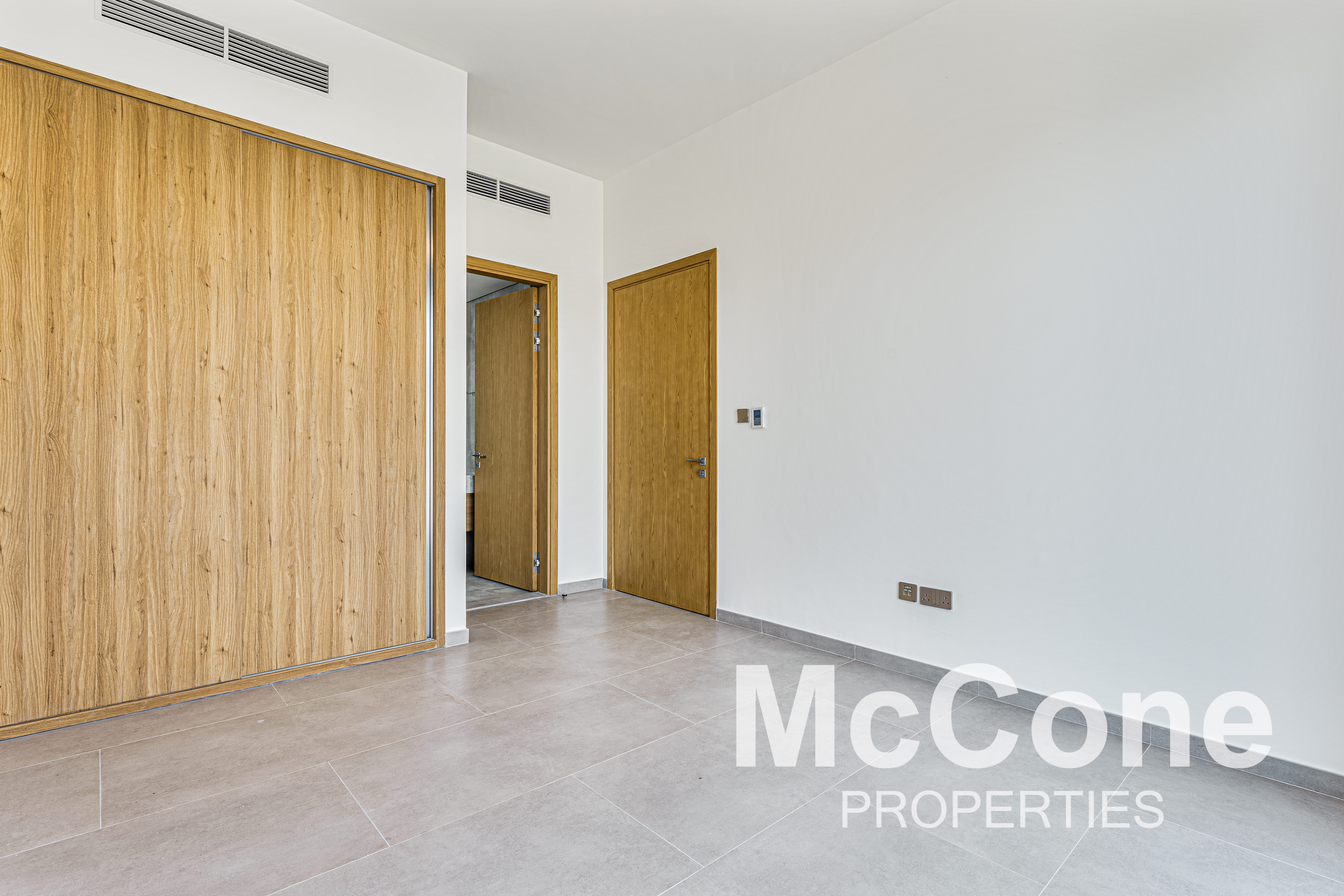 4 Bedroom Villa for Rent in Jebel Ali Village Villas, Jebel Ali — photo 5 of 22