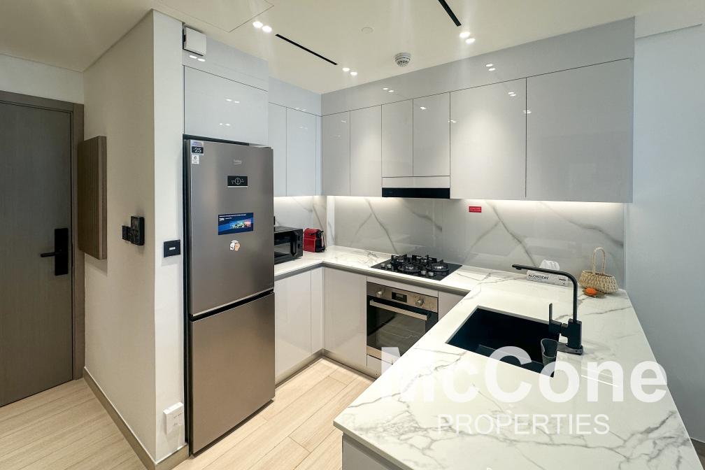 1 Bedroom Apartment for Rent in Binghatti Emerald, Jumeirah Village Circle — photo 7 of 16