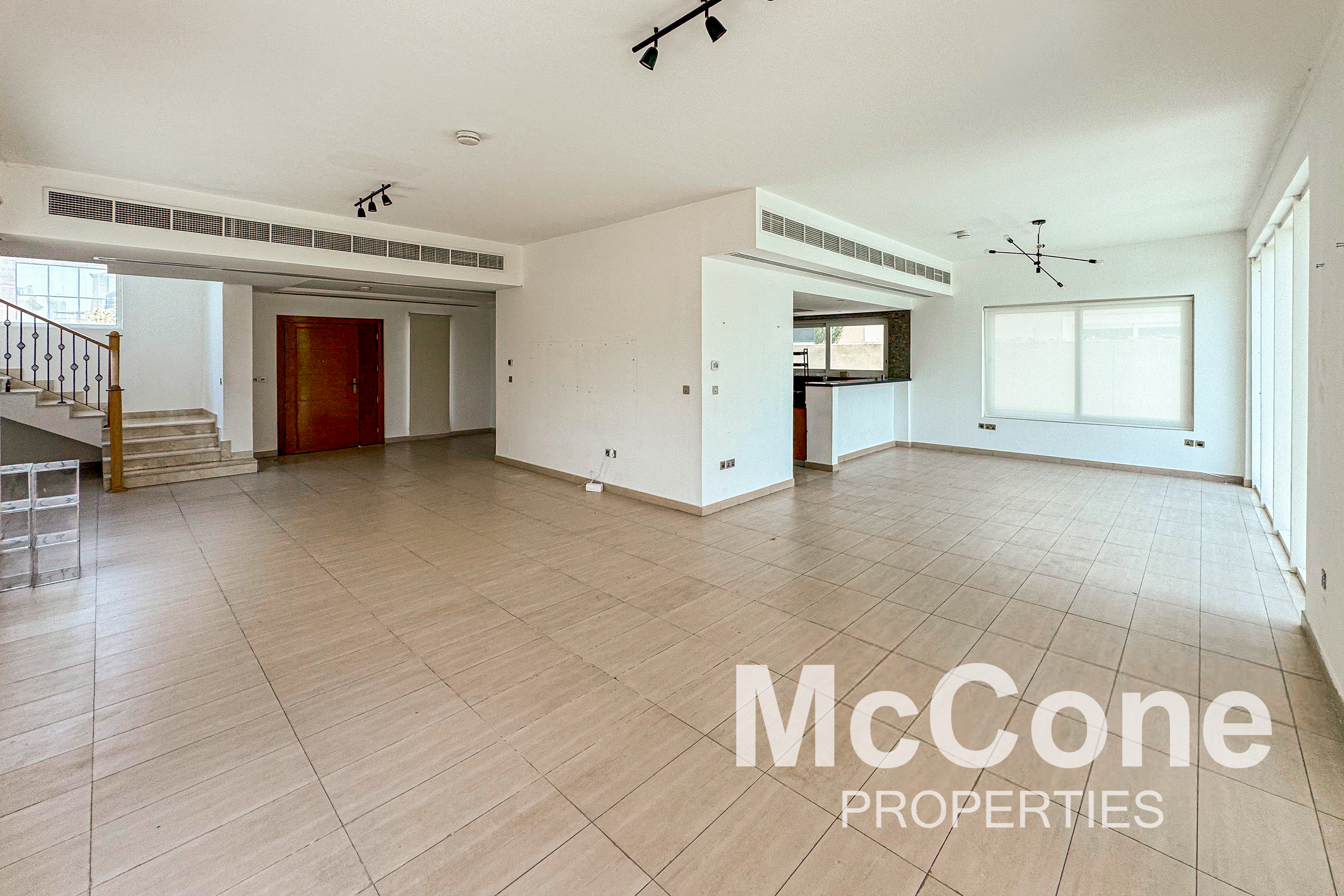 4 Bedroom Villa for Rent in Legacy Nova Villas, Jumeirah Park — photo 4 of 10