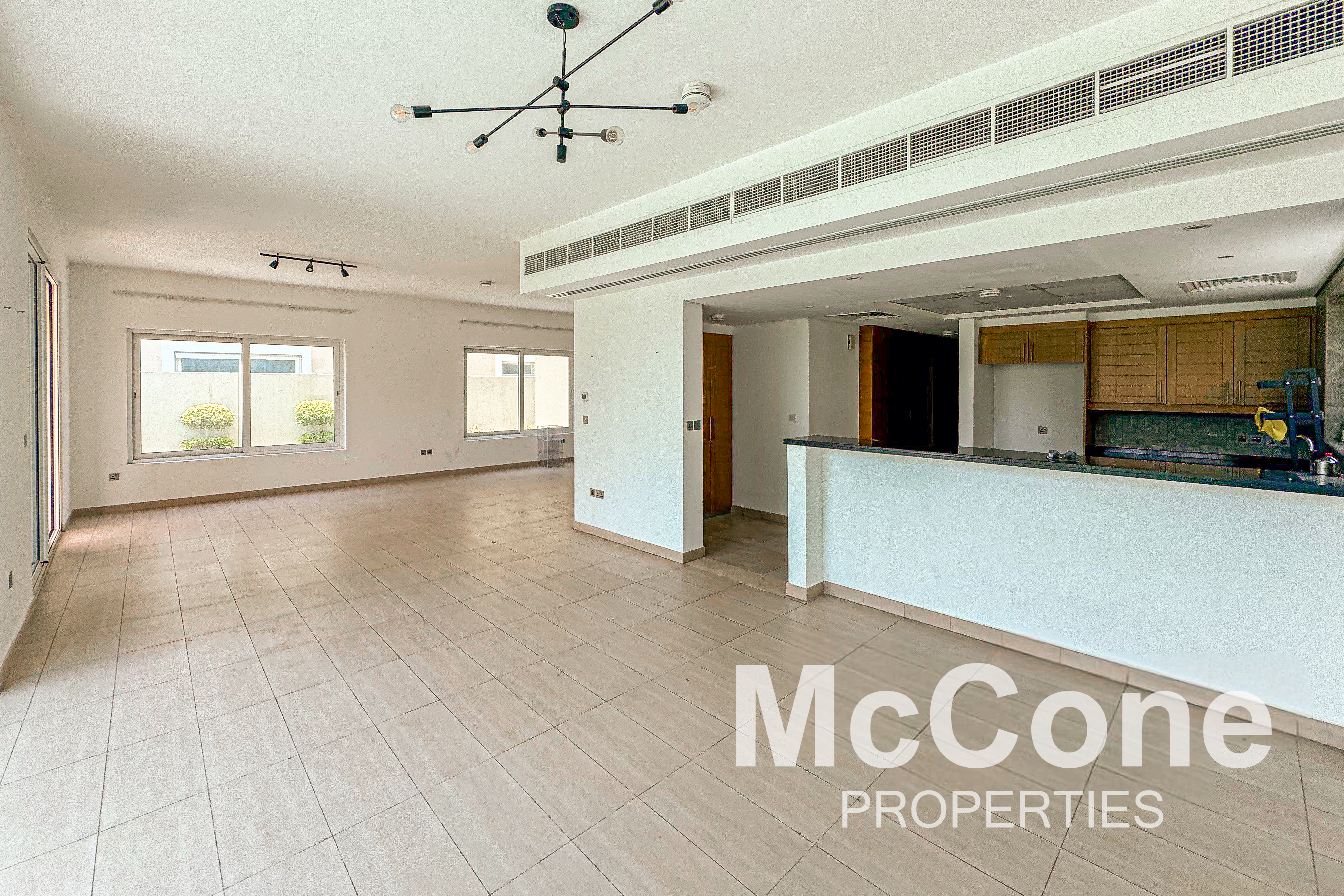 4 Bedroom Villa for Rent in Legacy Nova Villas, Jumeirah Park — photo 3 of 10