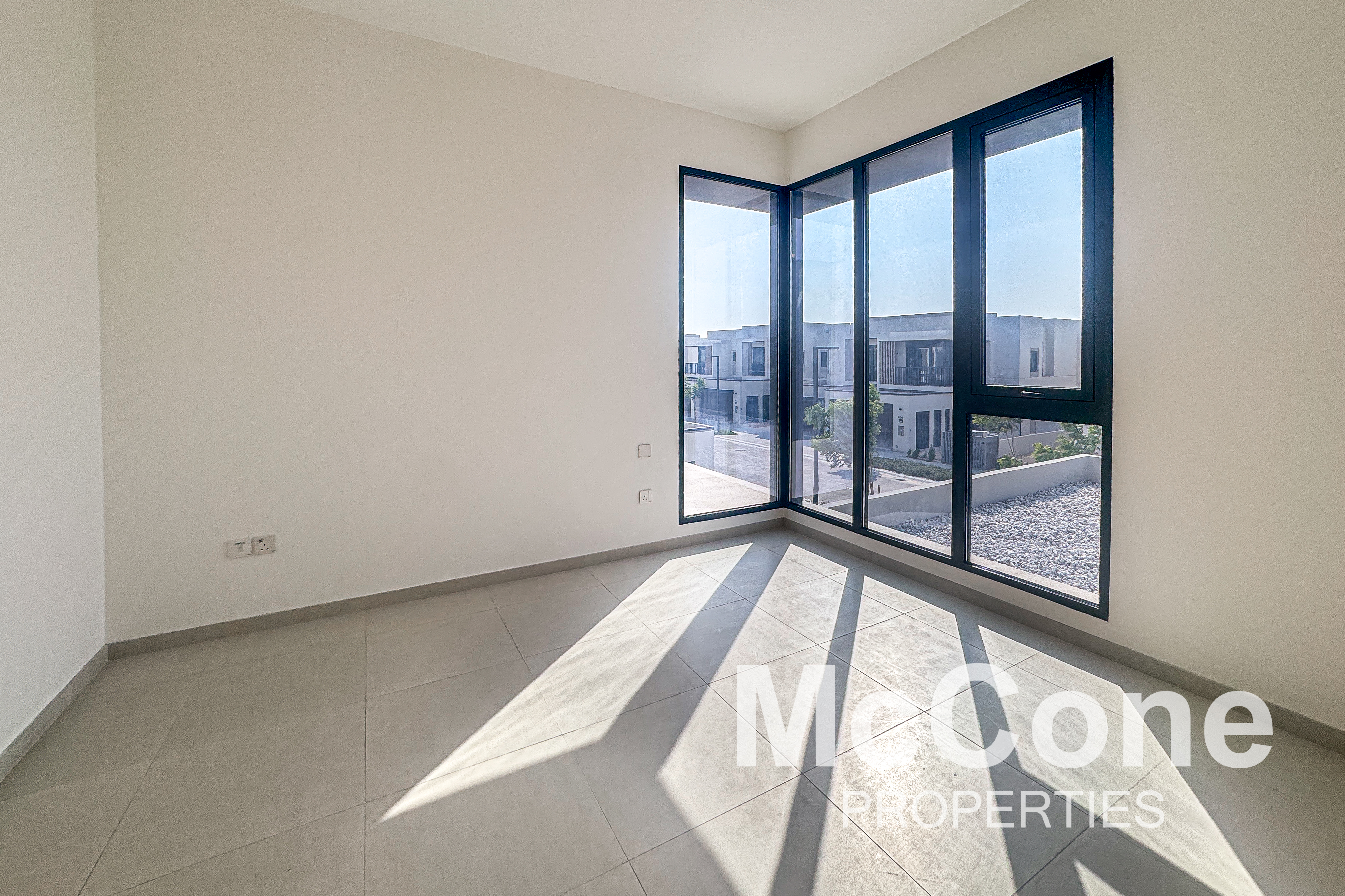 4 Bedroom Townhouse for Rent in Jebel Ali Village Townhouses, Jebel Ali — photo 2 of 17