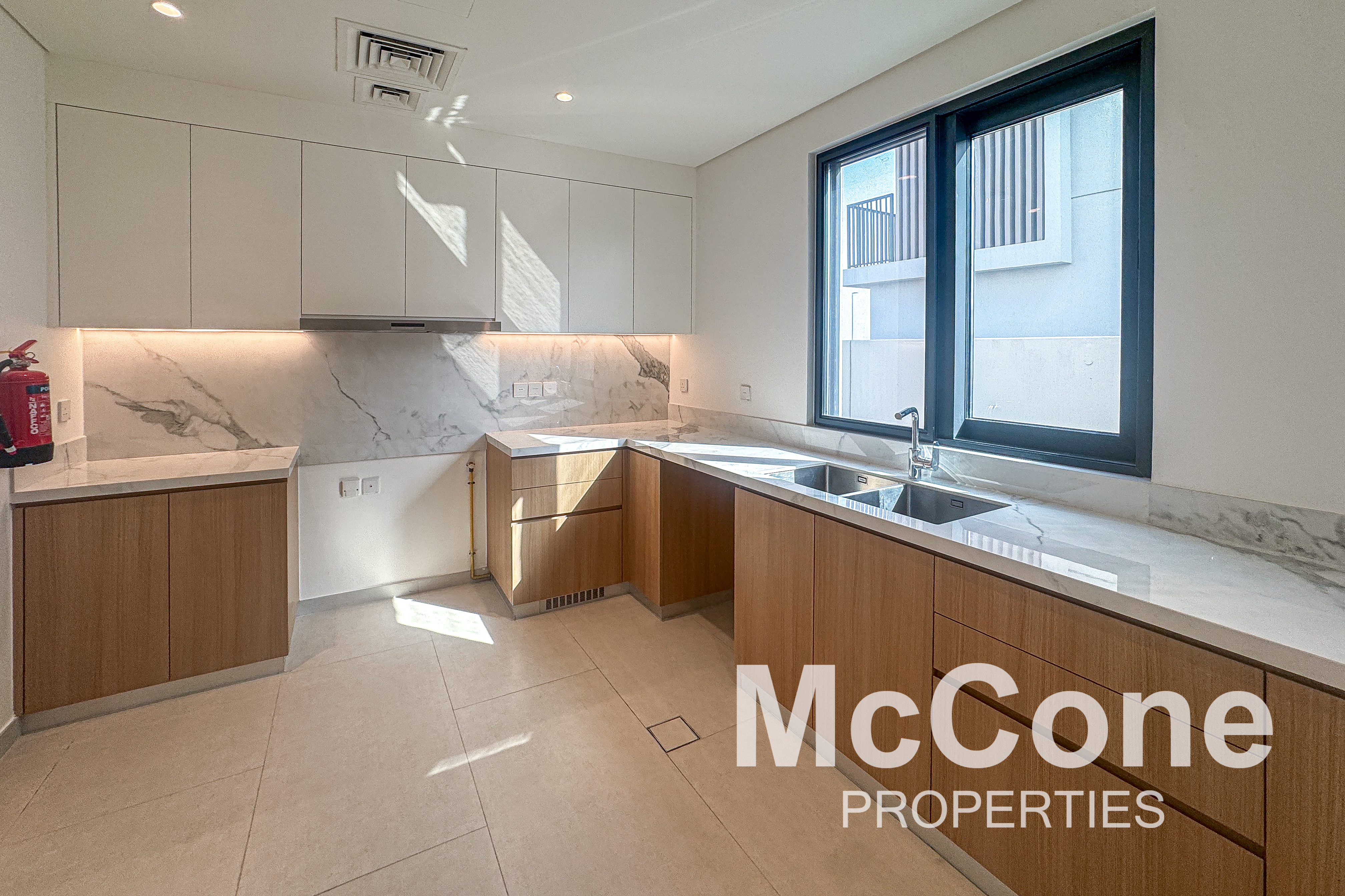 4 Bedroom Townhouse for Rent in Jebel Ali Village Townhouses, Jebel Ali — photo 6 of 17